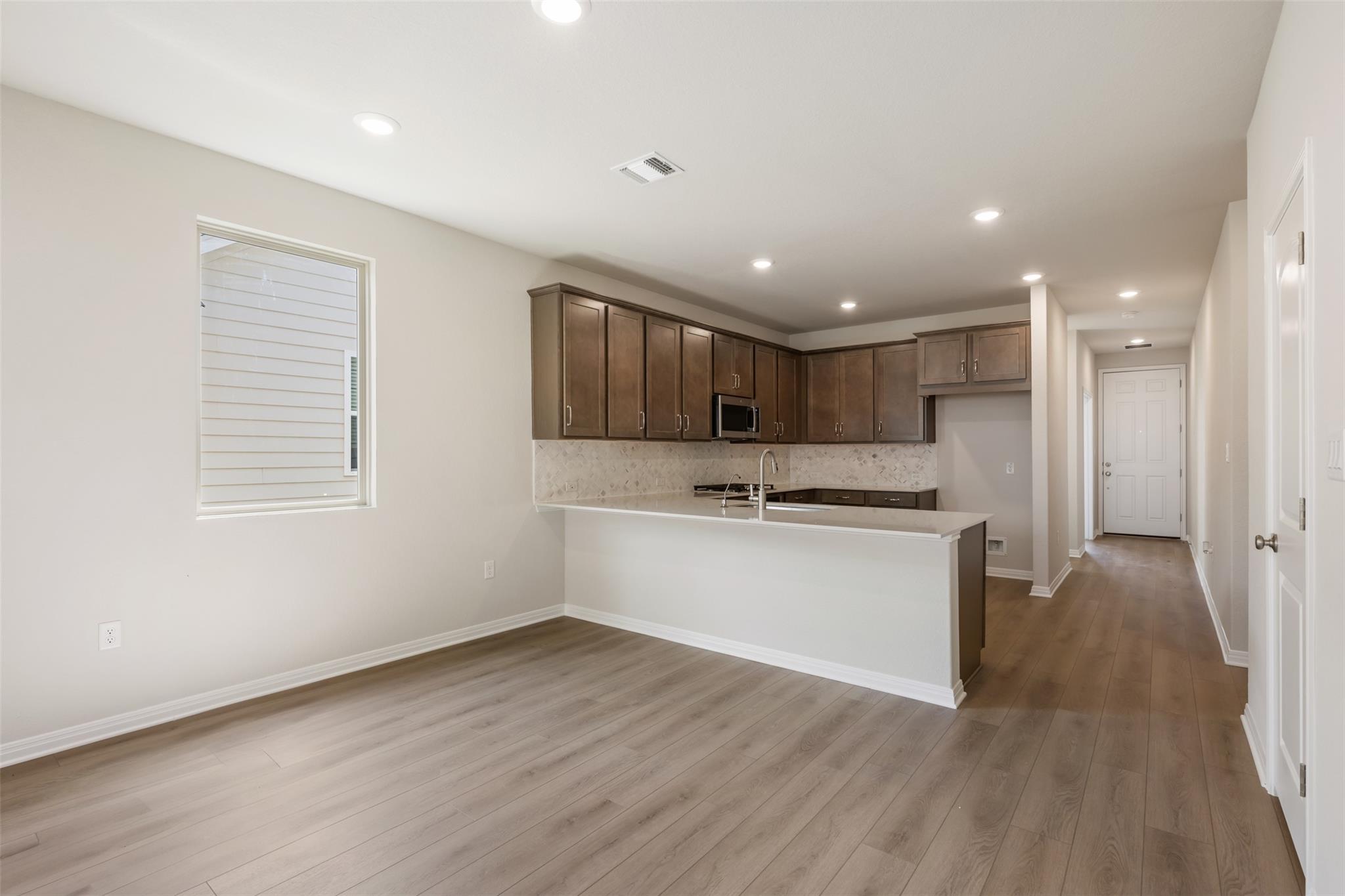 128 Arlington Park Loop Property Photo 14