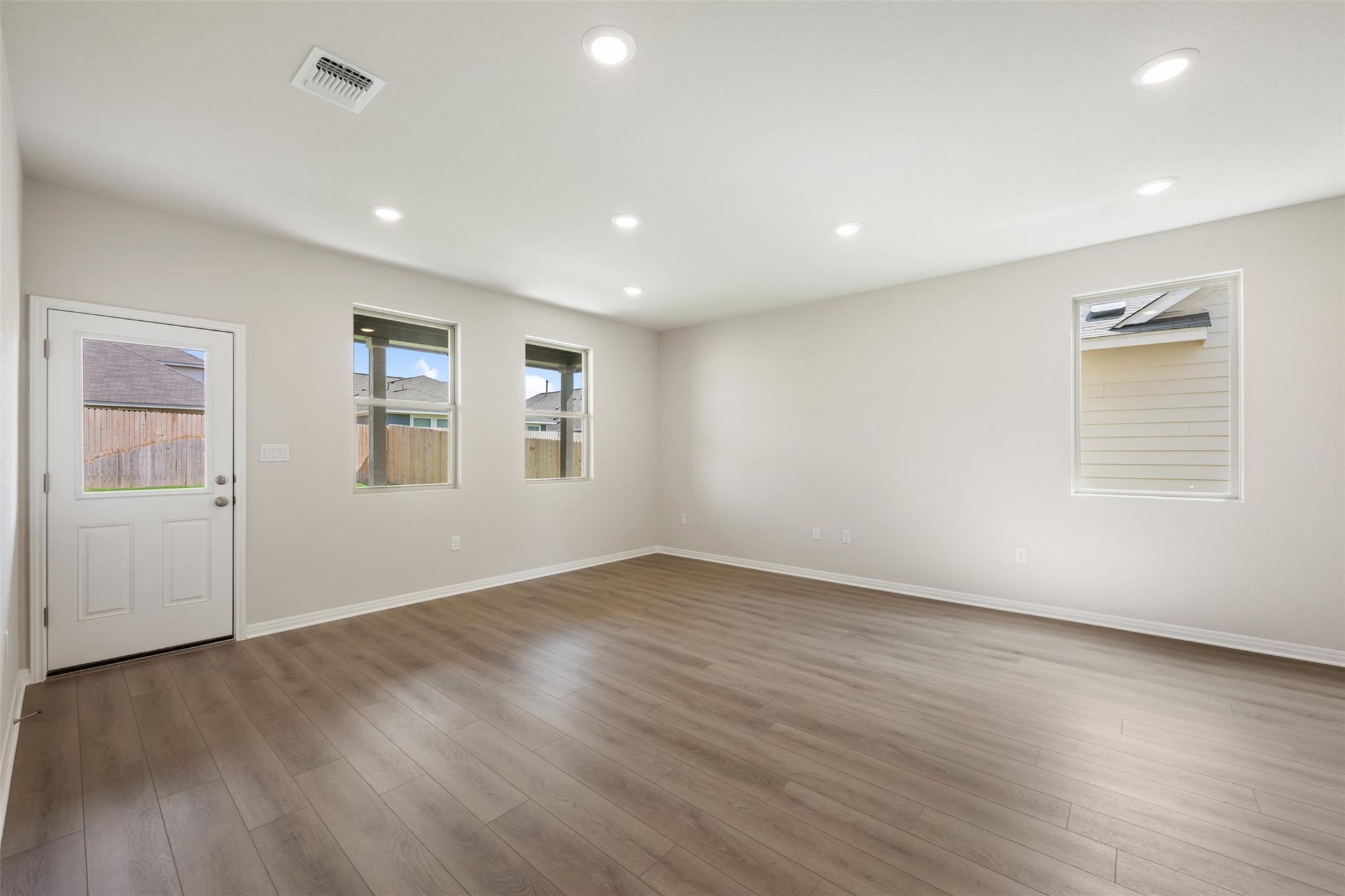 128 Arlington Park Loop Property Photo 19