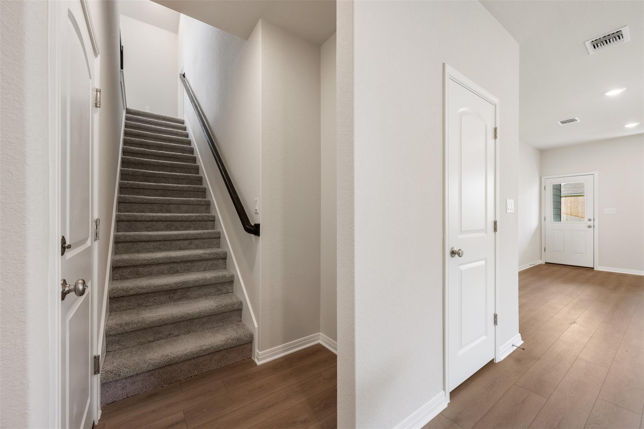 128 Arlington Park Loop Property Photo 30