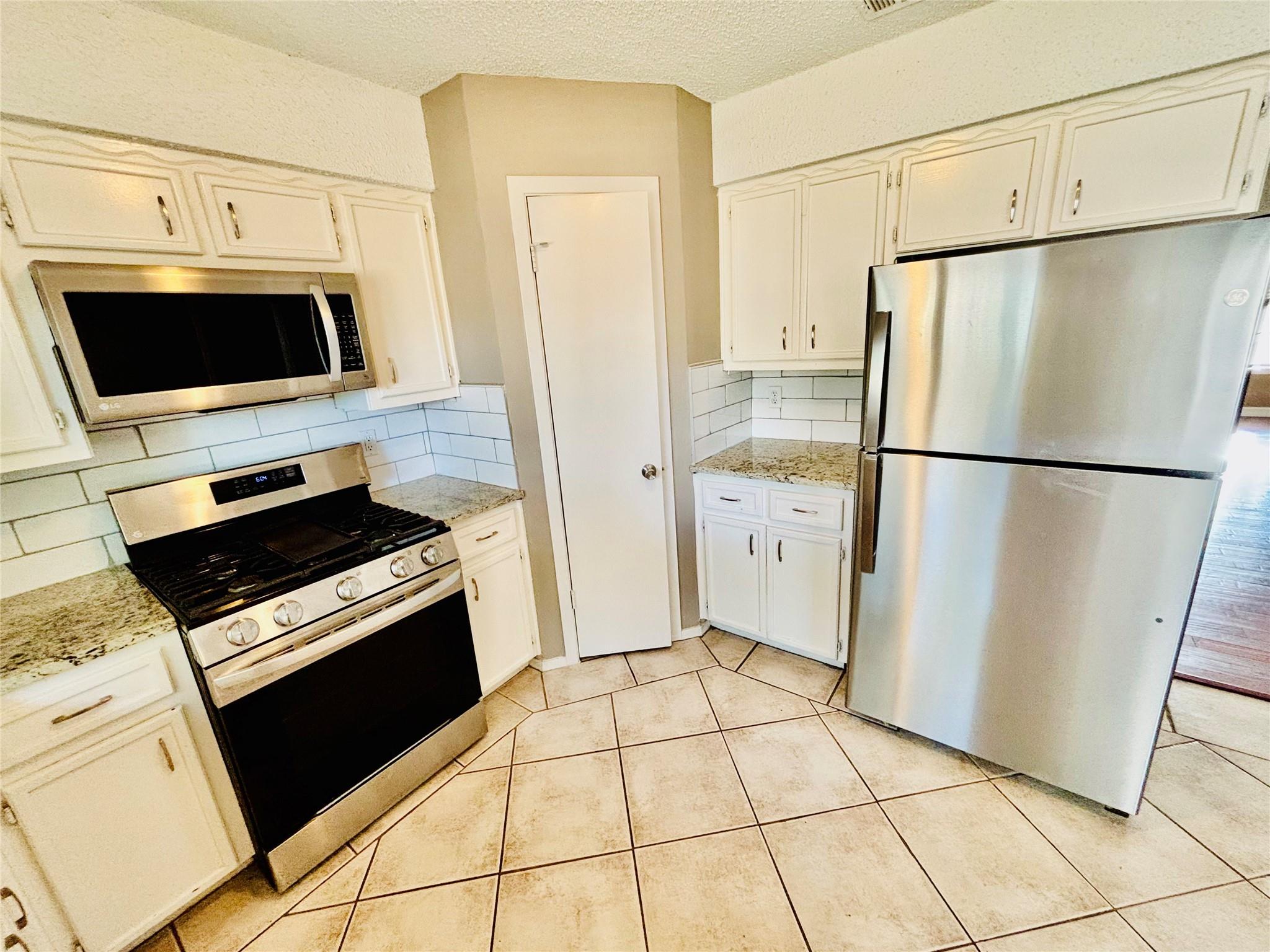 11909 Hardwood Trl Property Photo 2
