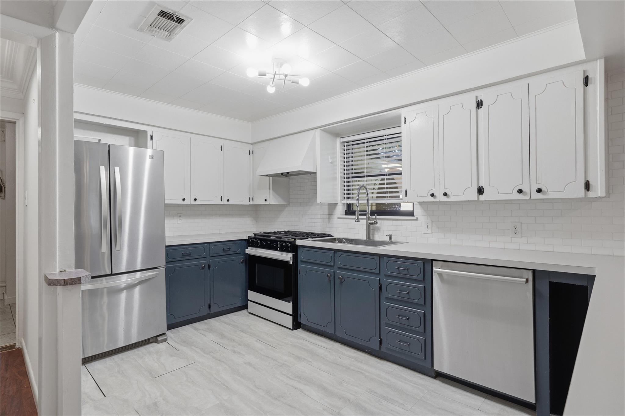 2204 Santa Rita St Property Photo 8
