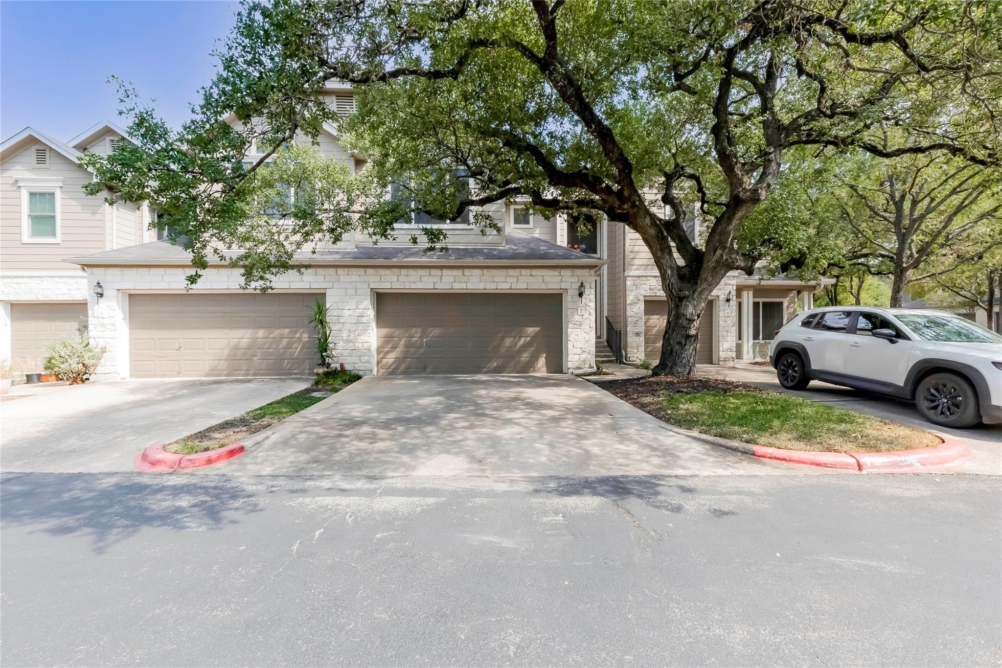 4501 Whispering Valley Dr #7 Property Photo 2