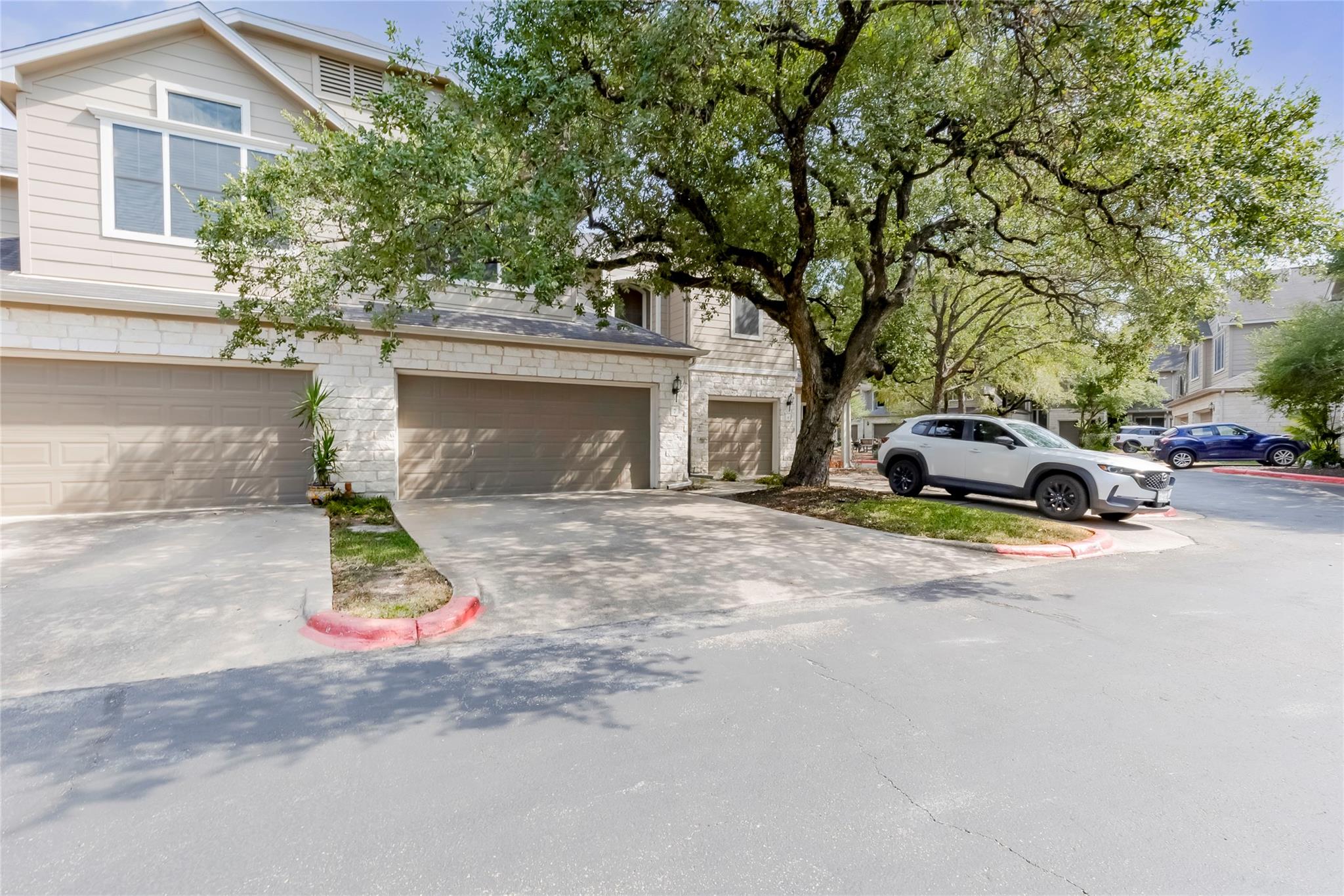 4501 Whispering Valley Dr #7 Property Photo 3