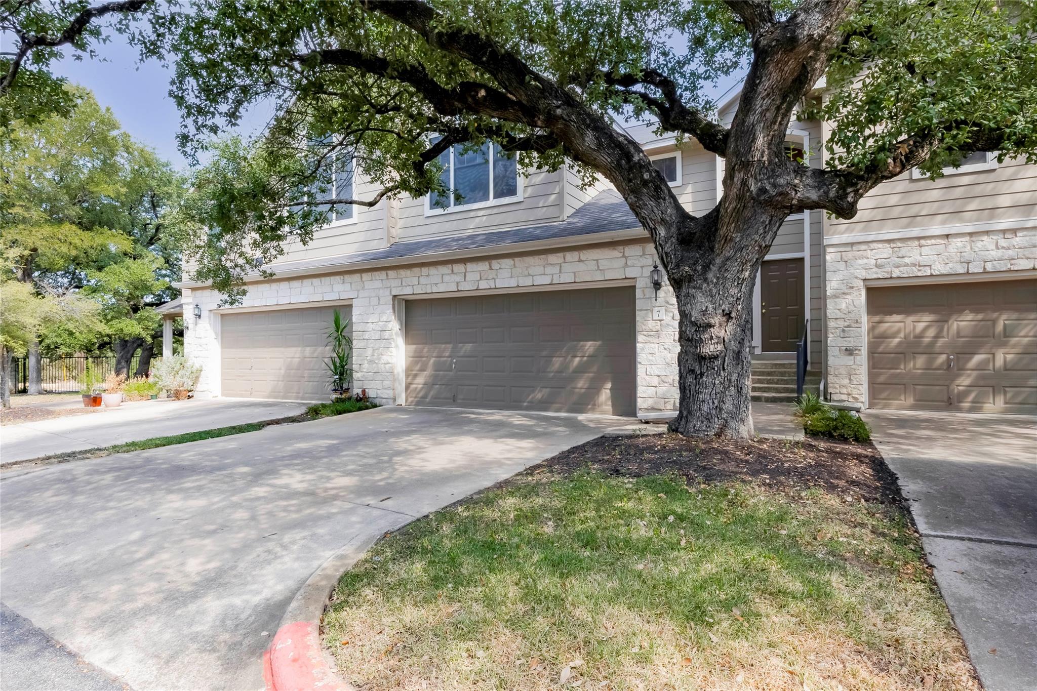 4501 Whispering Valley Dr #7 Property Photo 4