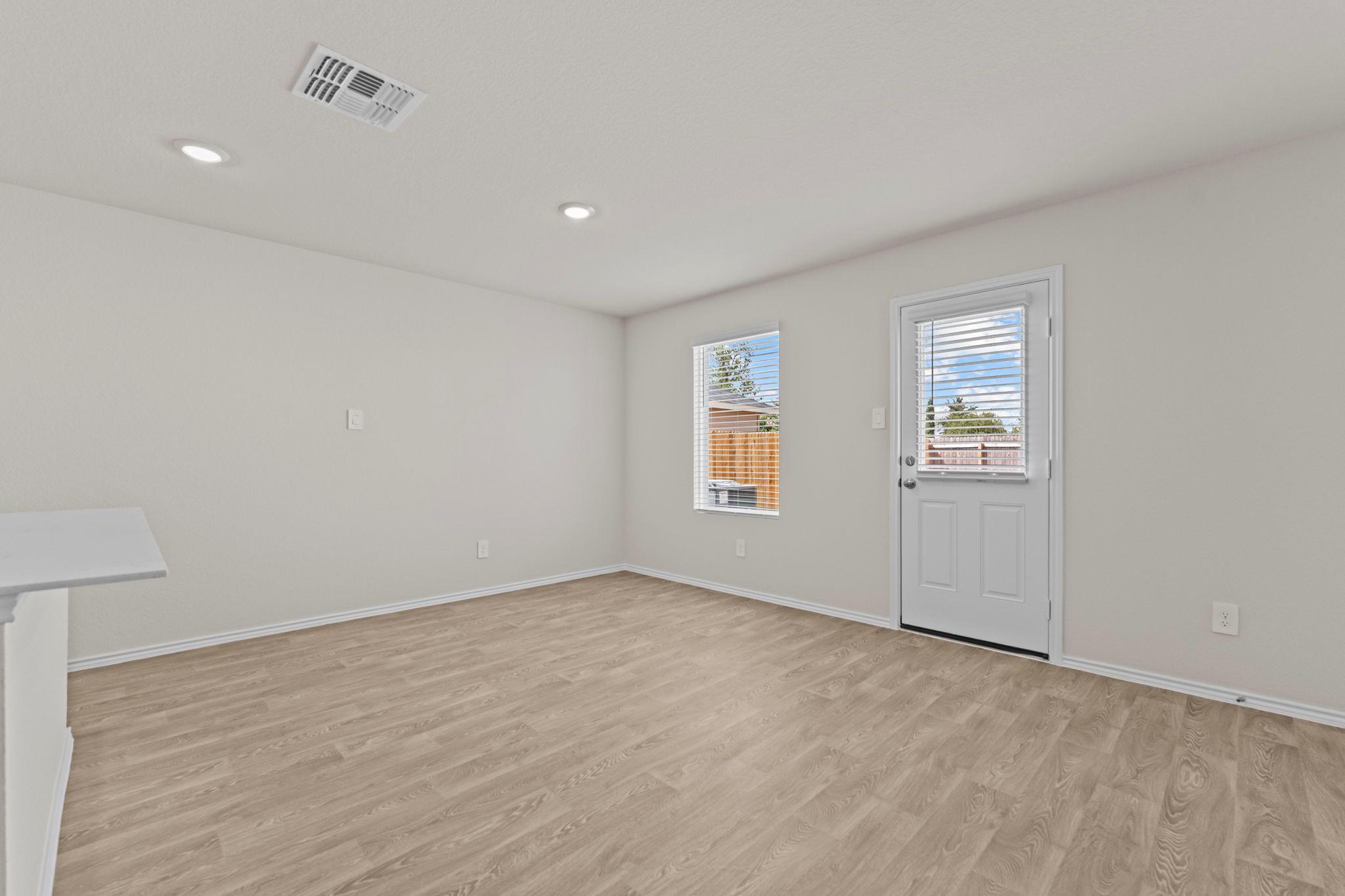 204 Varner Way Property Photo 4