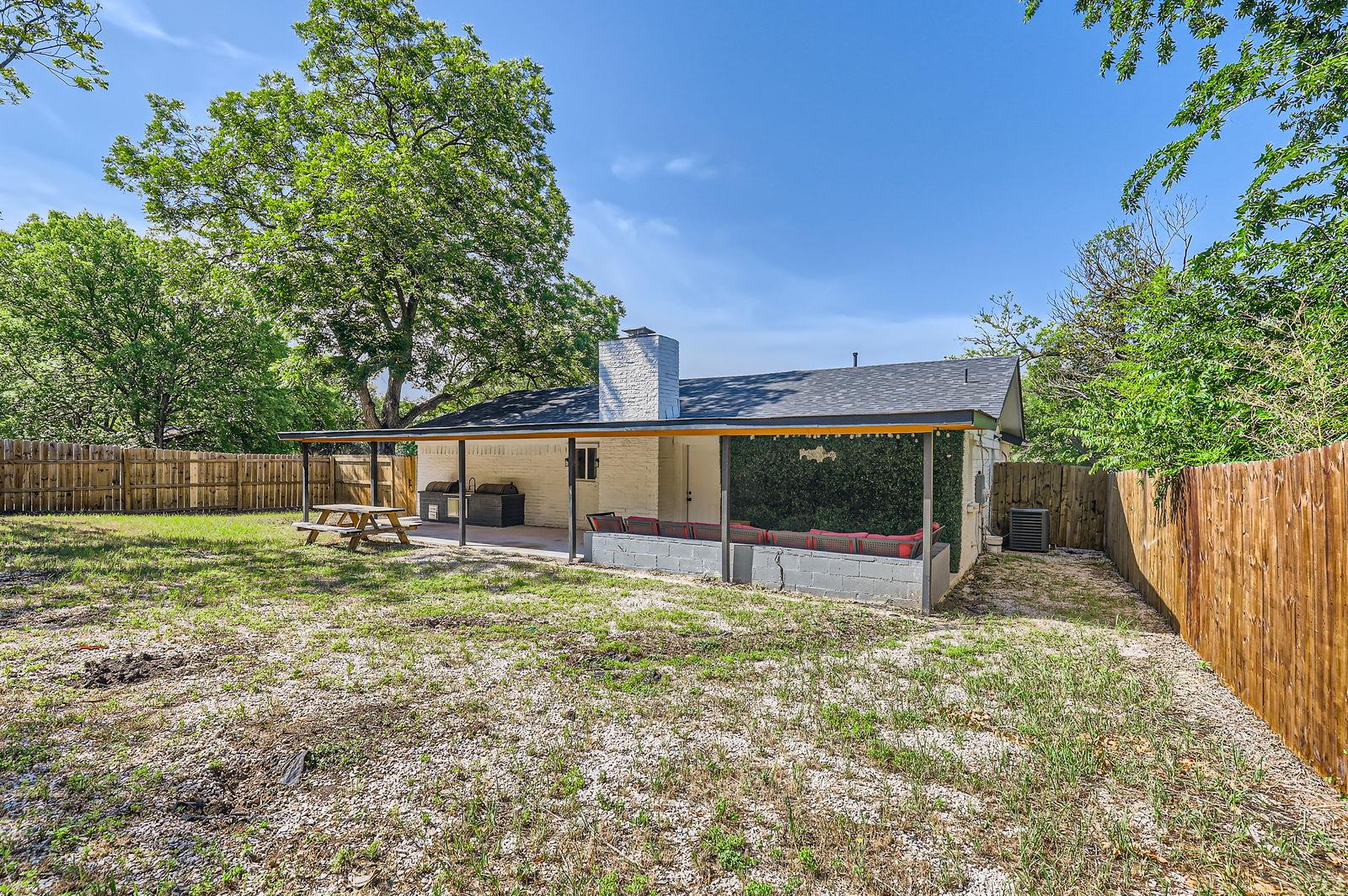 5236 Meadow Creek Dr Property Photo 11