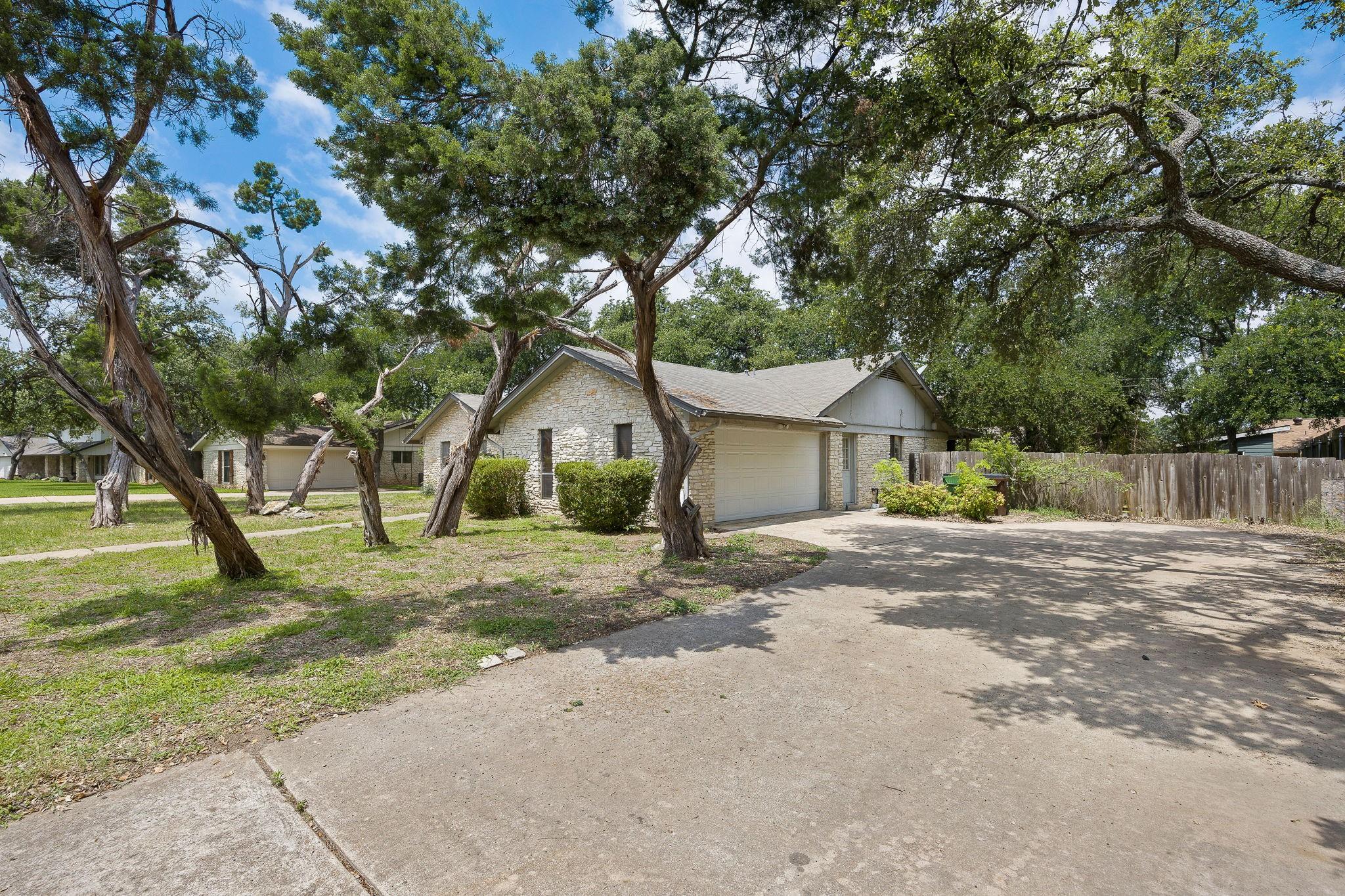 Deep Wood Real Estate Listings Main Image