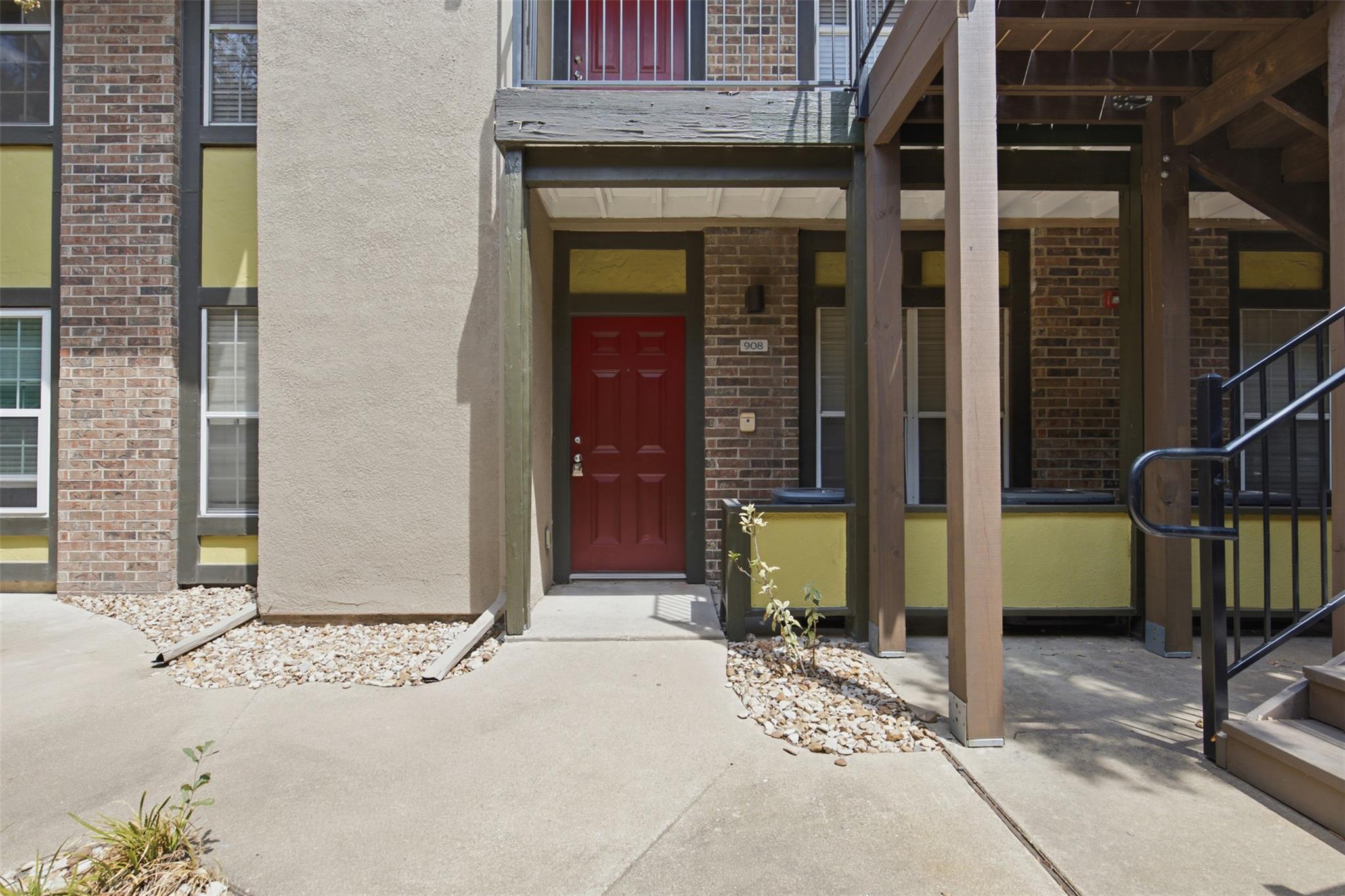 7685 Northcross Dr #908 Property Photo 1