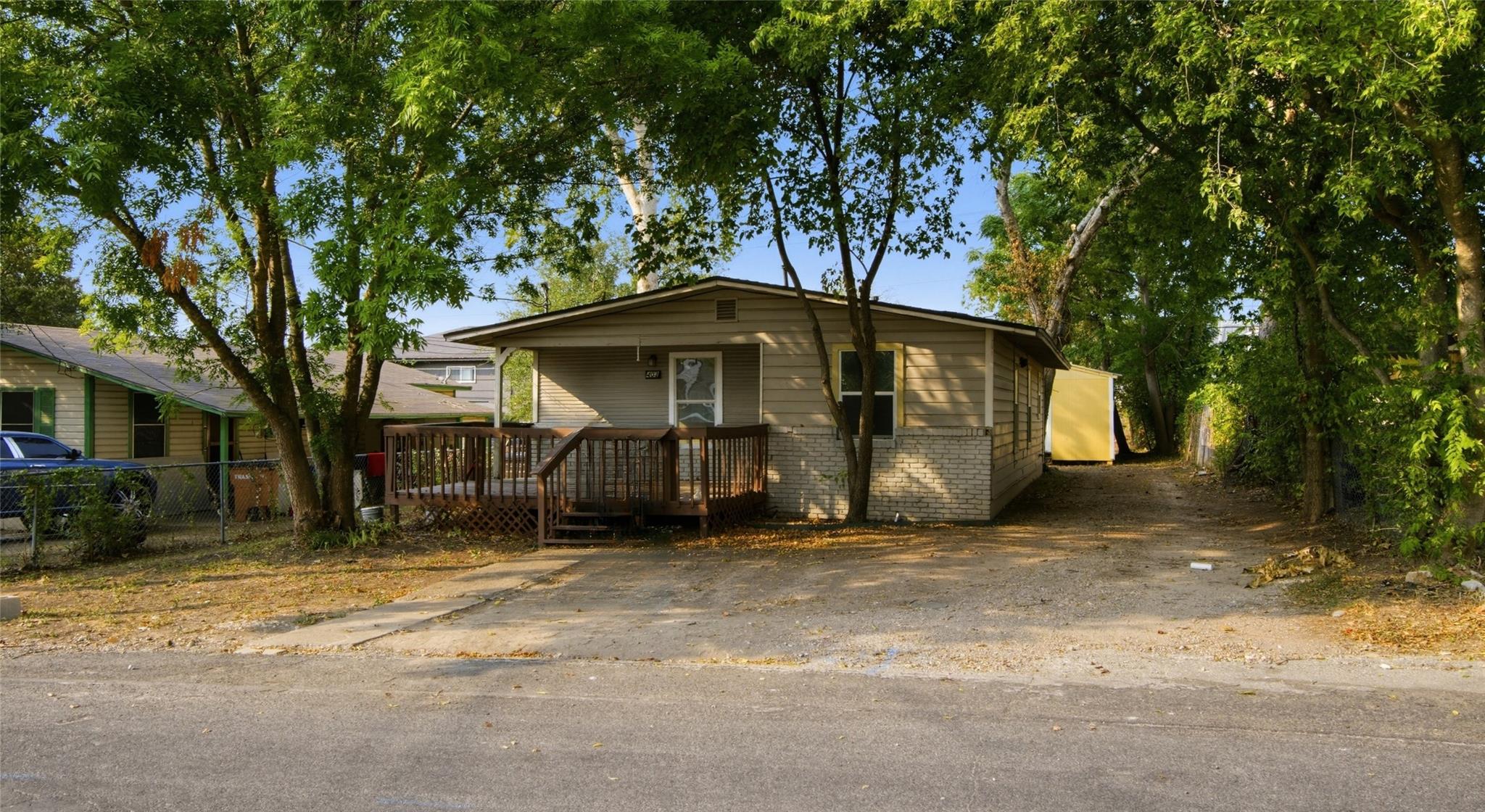 403 Blackson Ave Property Photo 4