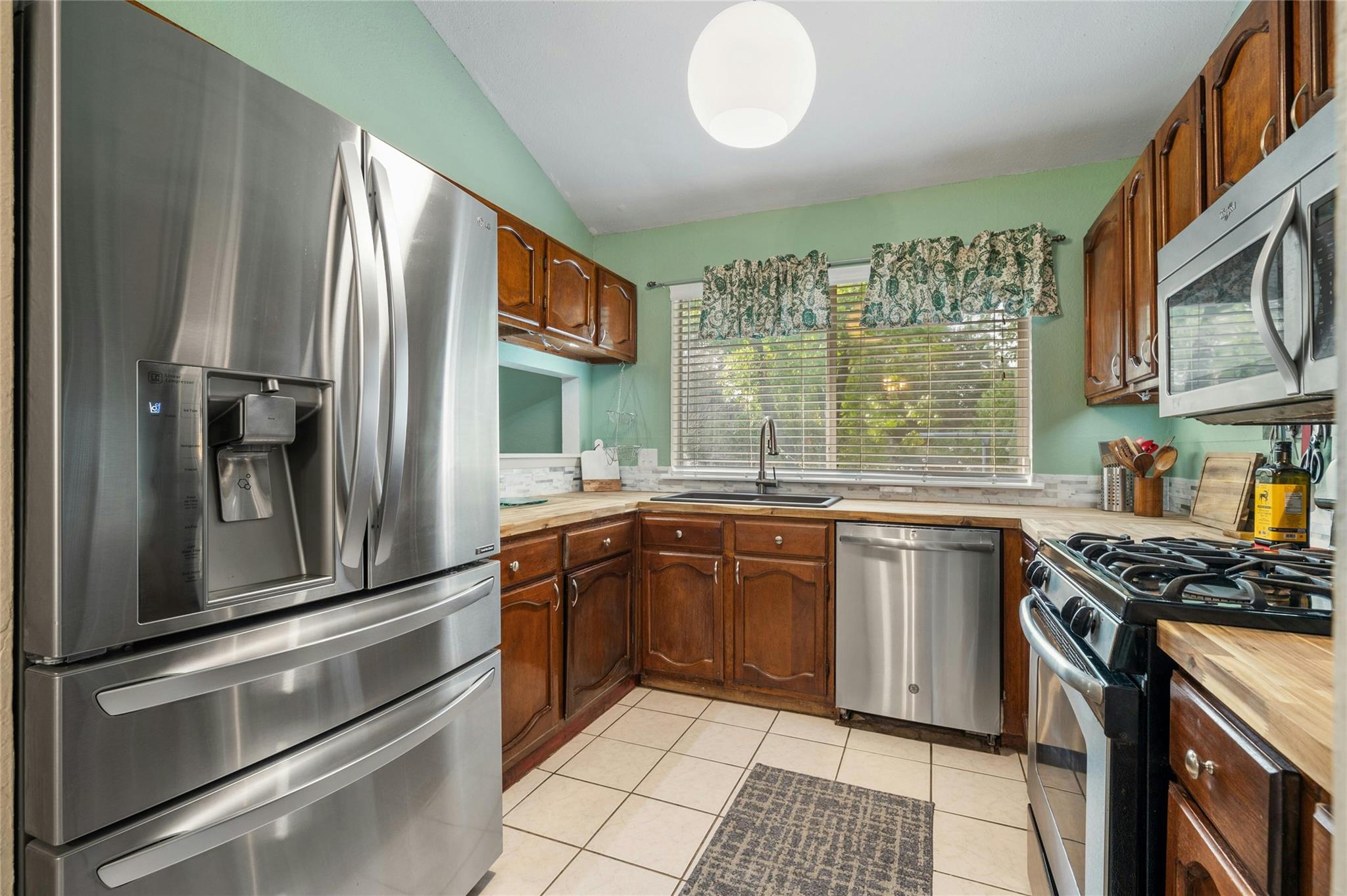 2523 E Stassney Ln Property Photo 8