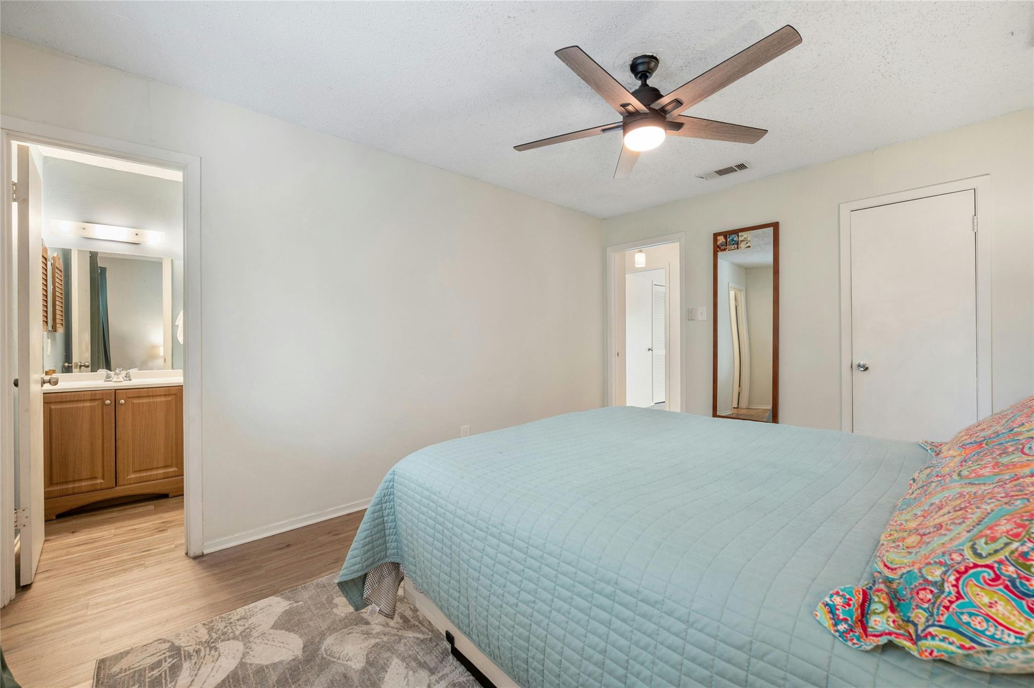 2523 E Stassney Ln Property Photo 13
