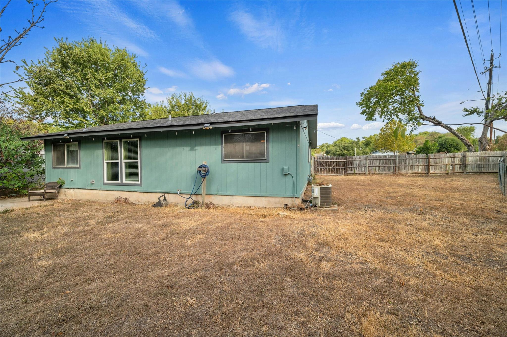 2523 E Stassney Ln Property Photo 27