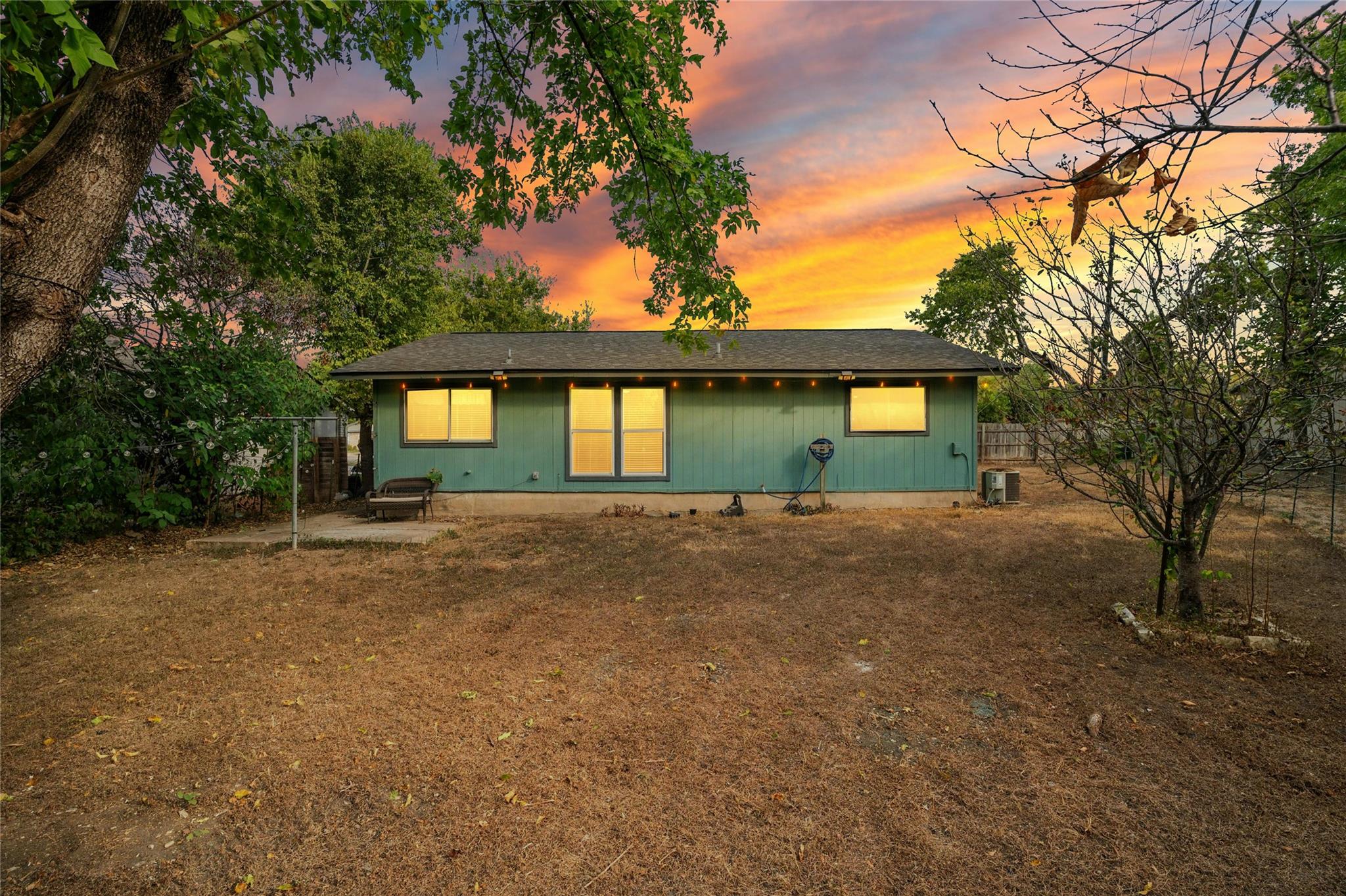 2523 E Stassney Ln Property Photo 33