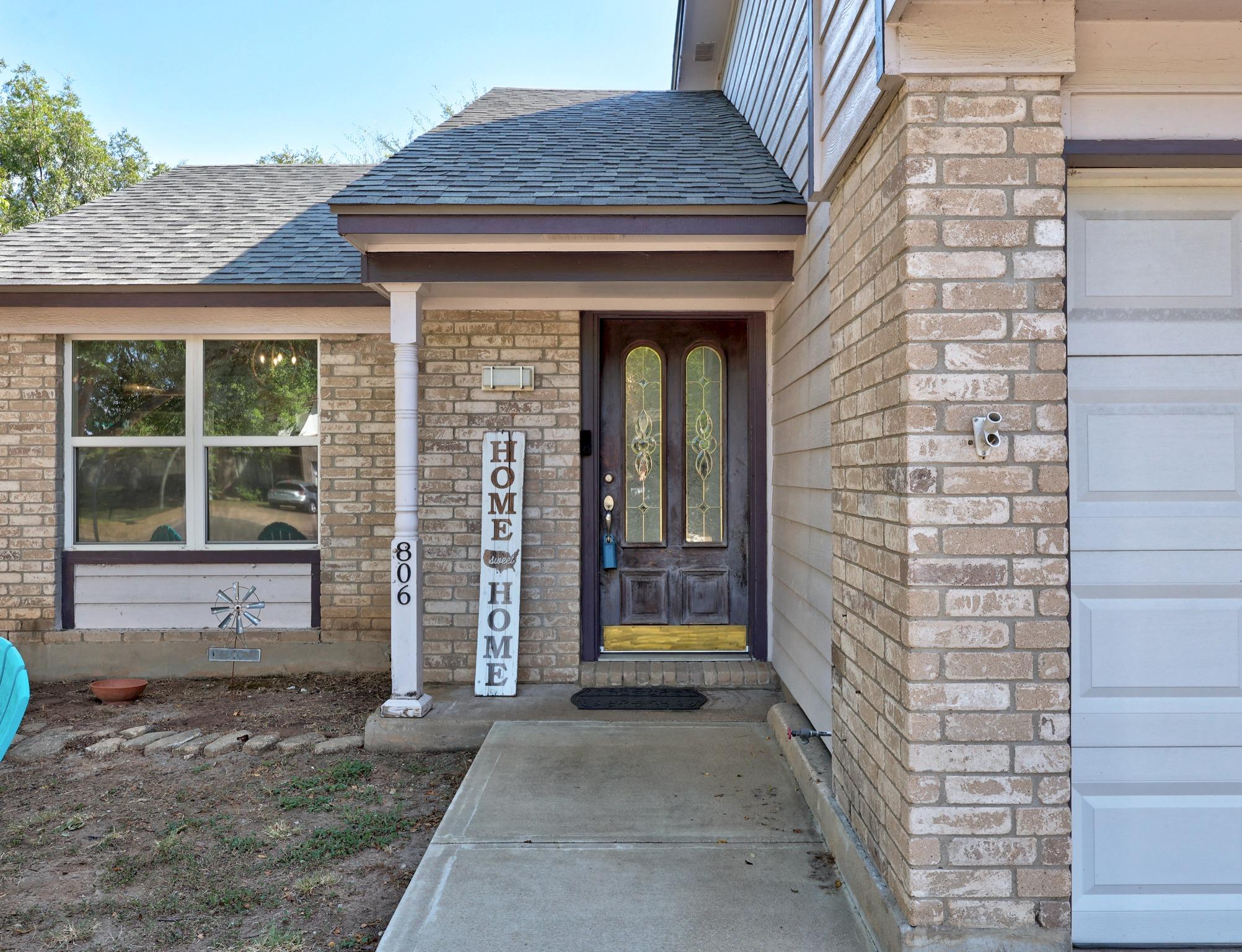 806 Brook Bnd Property Photo 4
