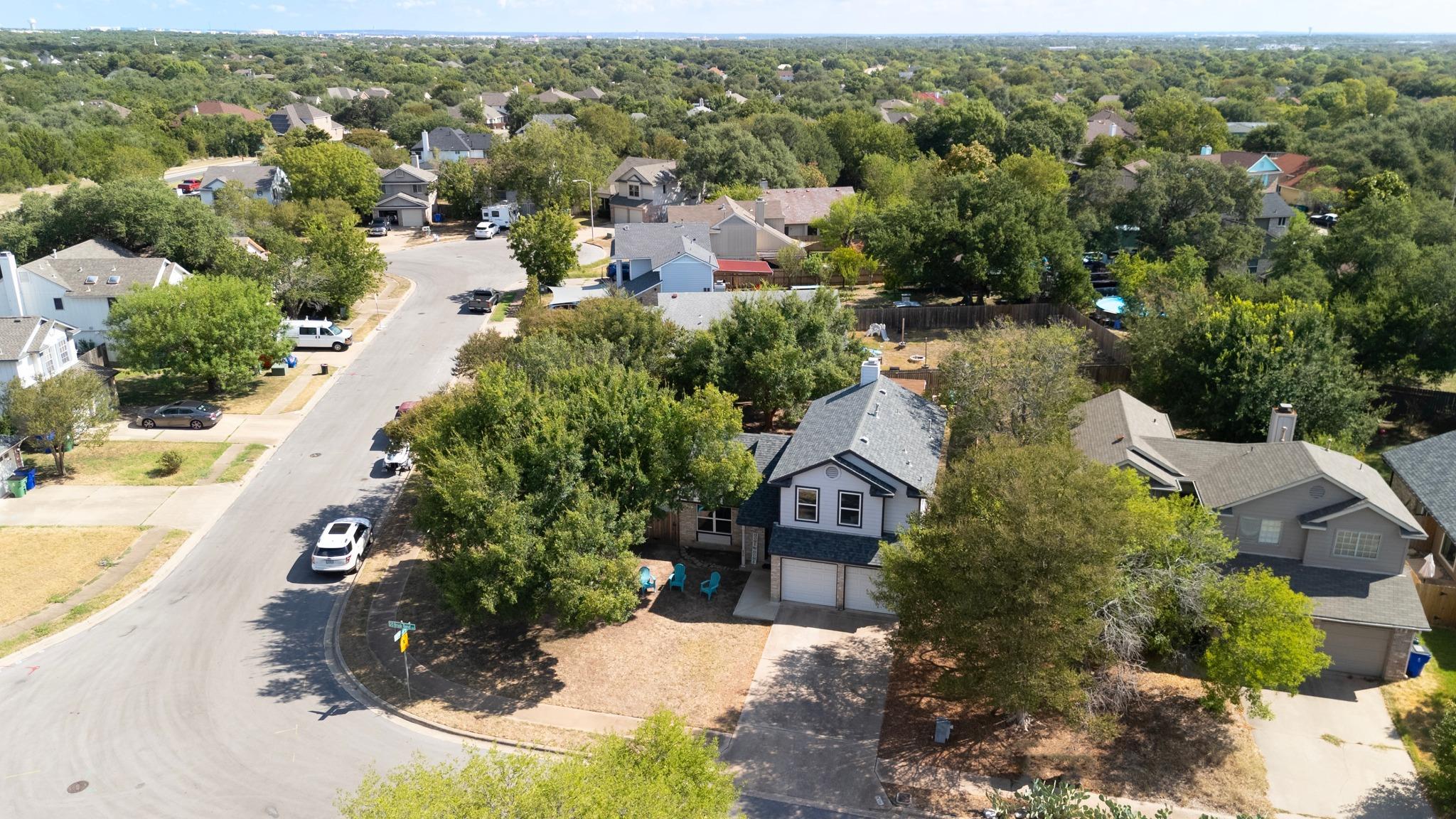 806 Brook Bnd Property Photo 34