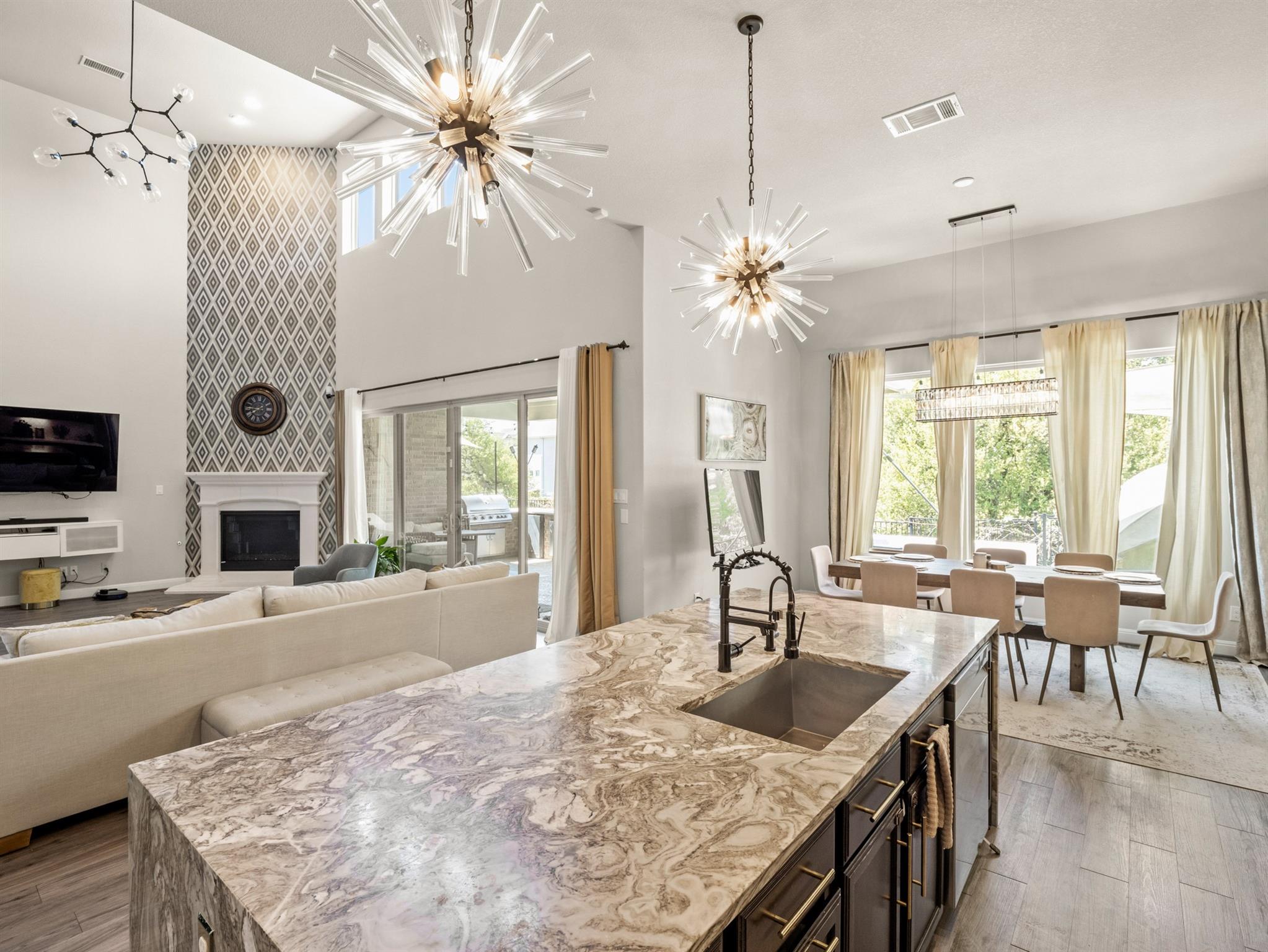 5304 Via Besso Dr Property Photo 4