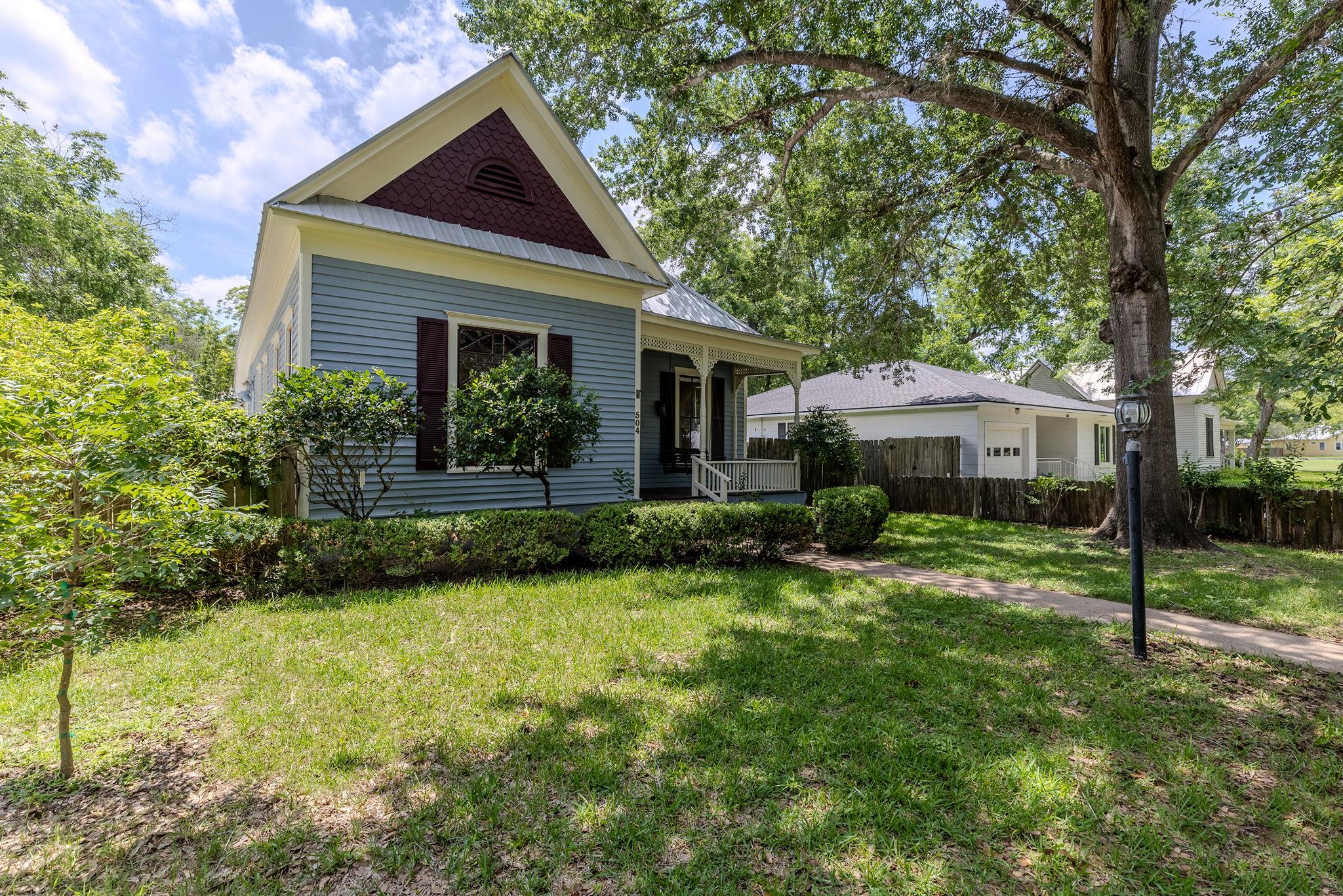 504 Gresham St Property Photo 3
