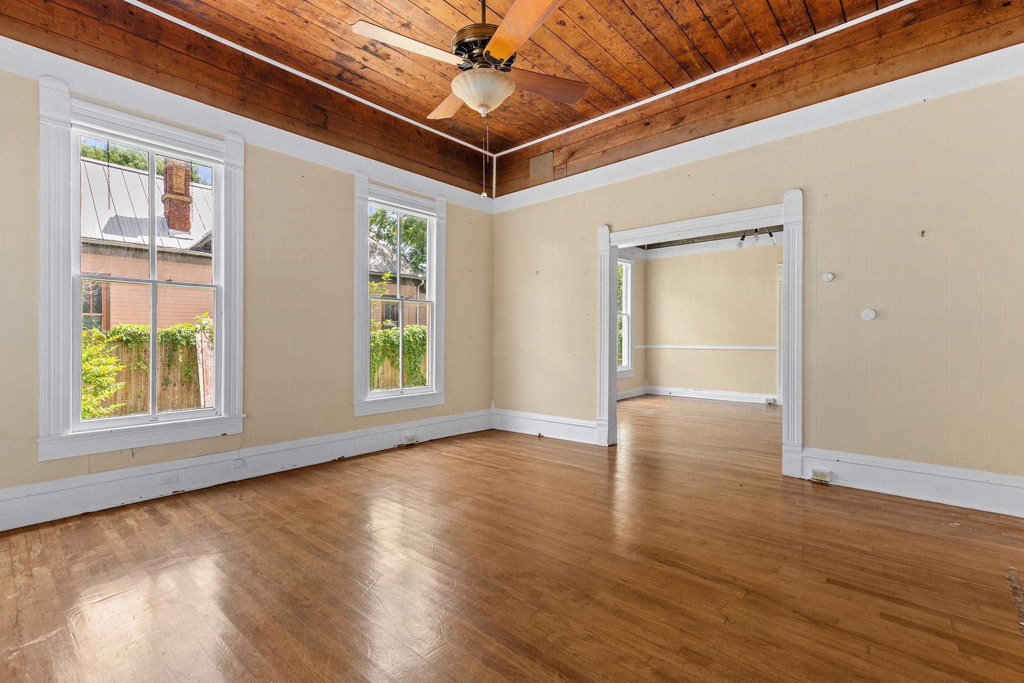 504 Gresham St Property Photo 5