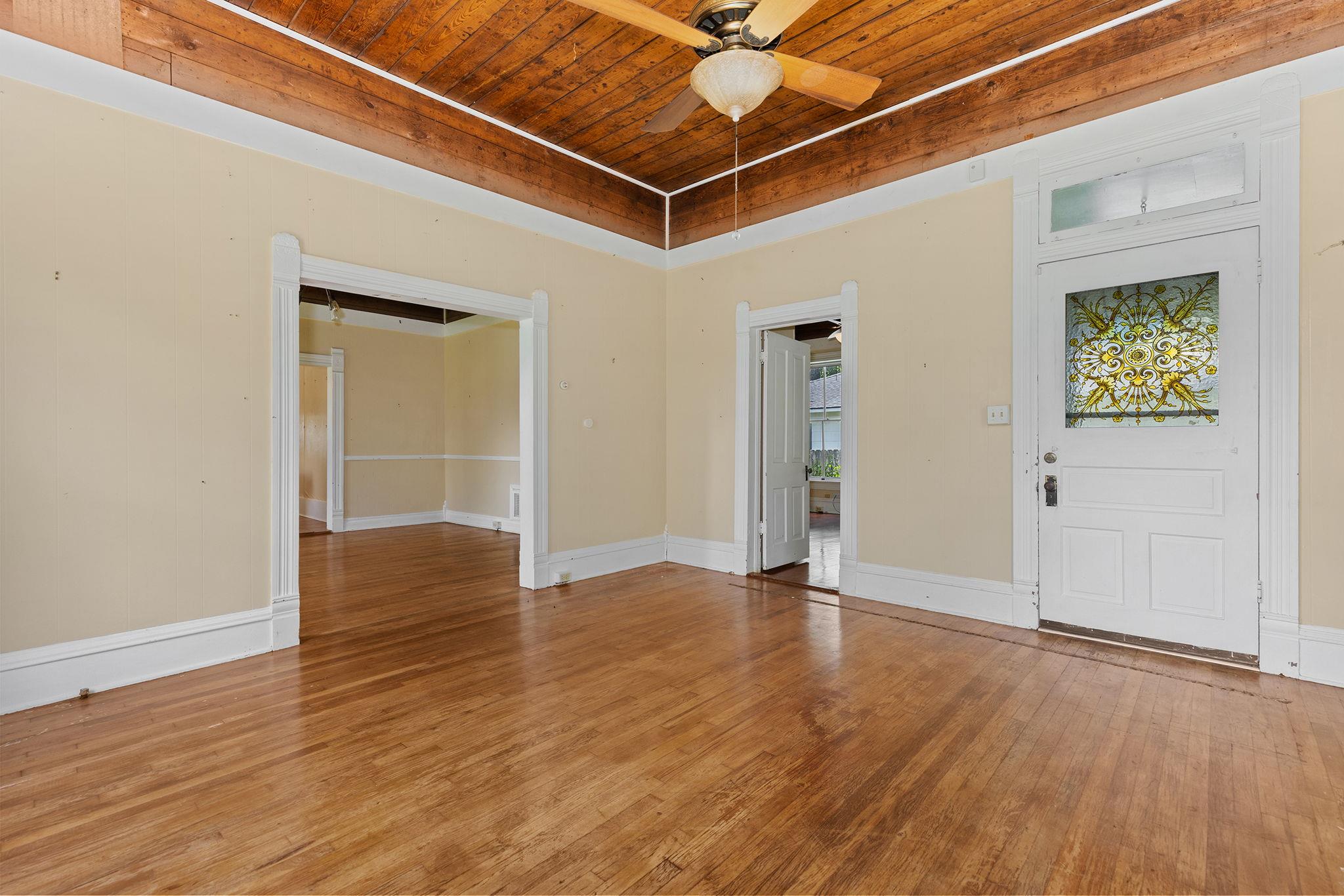 504 Gresham St Property Photo 6