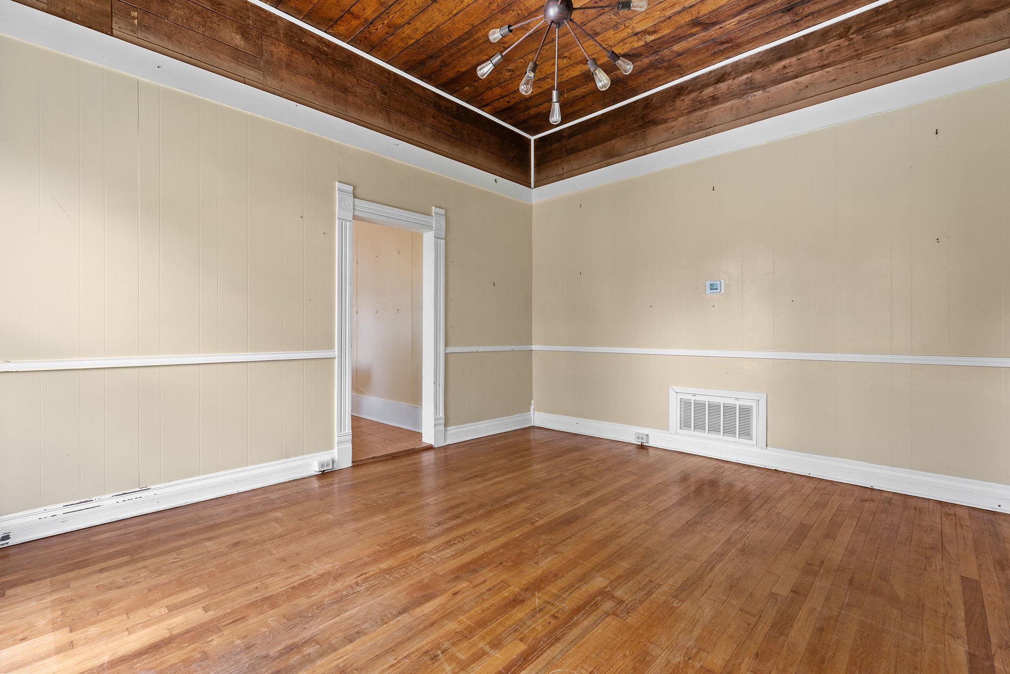 504 Gresham St Property Photo 11