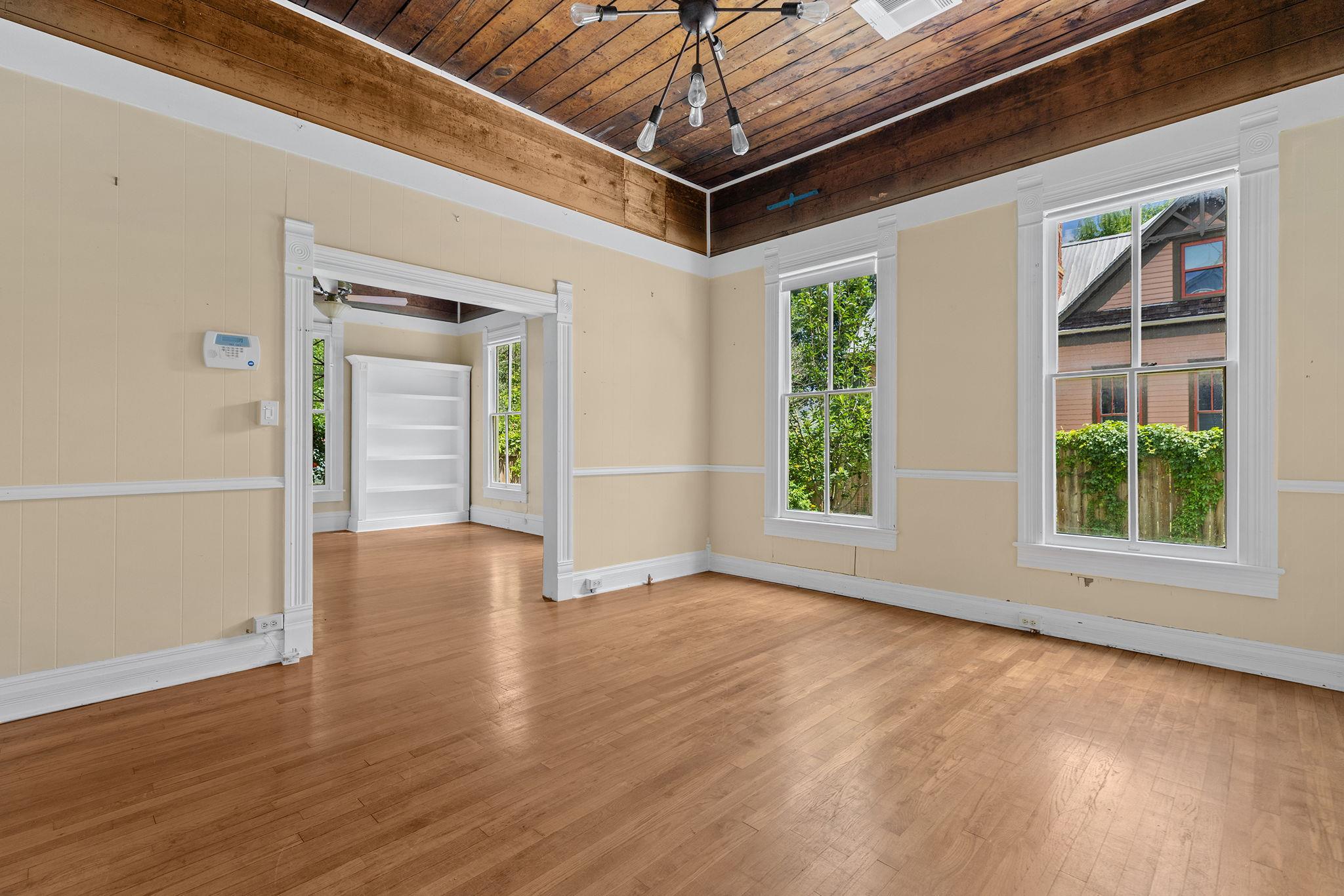 504 Gresham St Property Photo 12