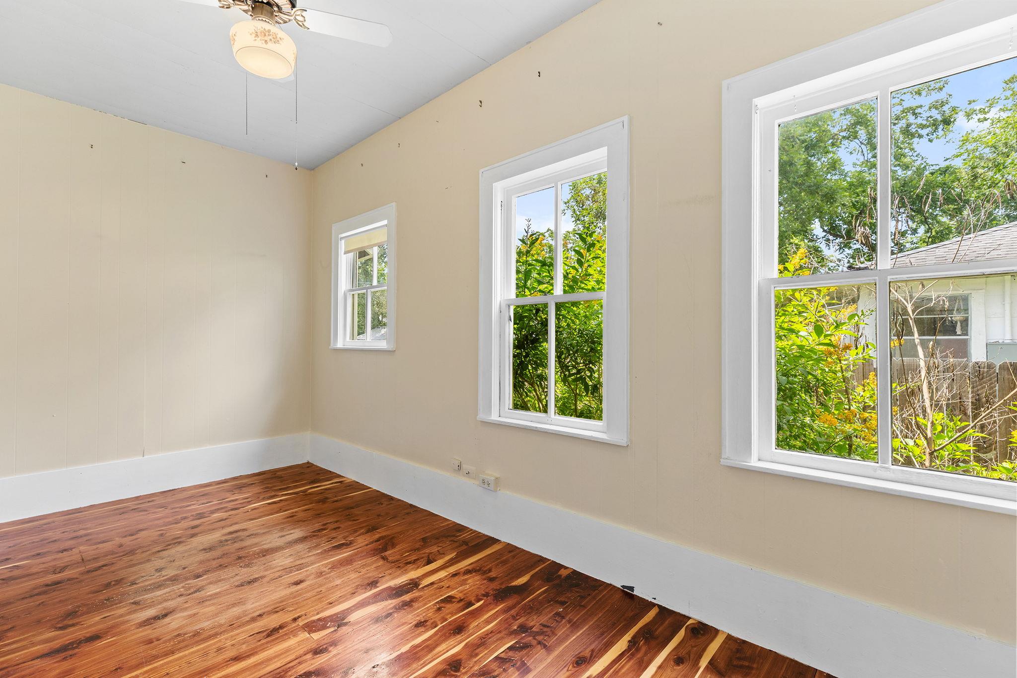 504 Gresham St Property Photo 14