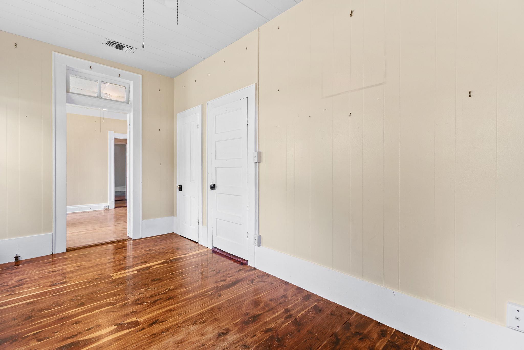 504 Gresham St Property Photo 15