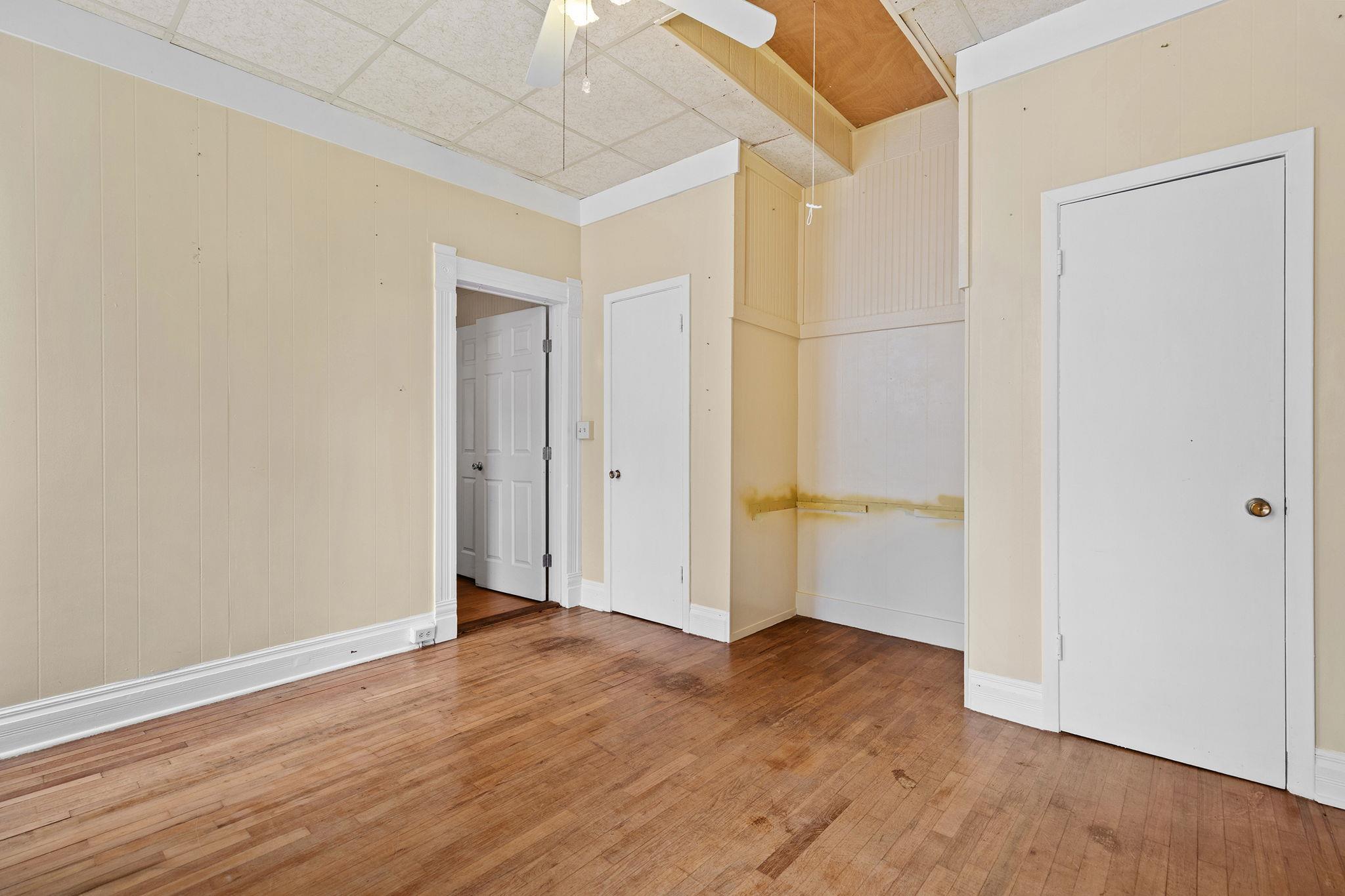 504 Gresham St Property Photo 16