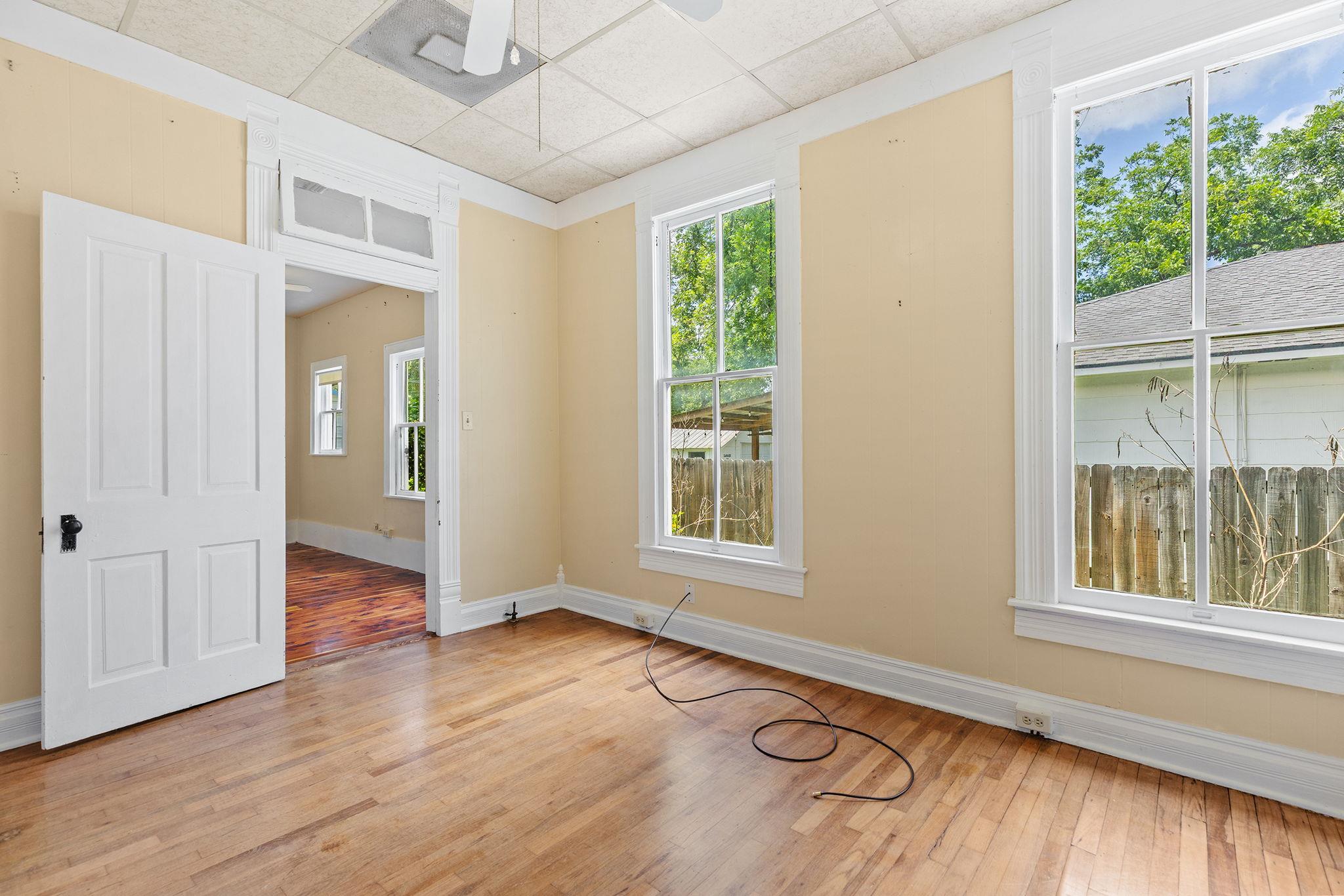 504 Gresham St Property Photo 17