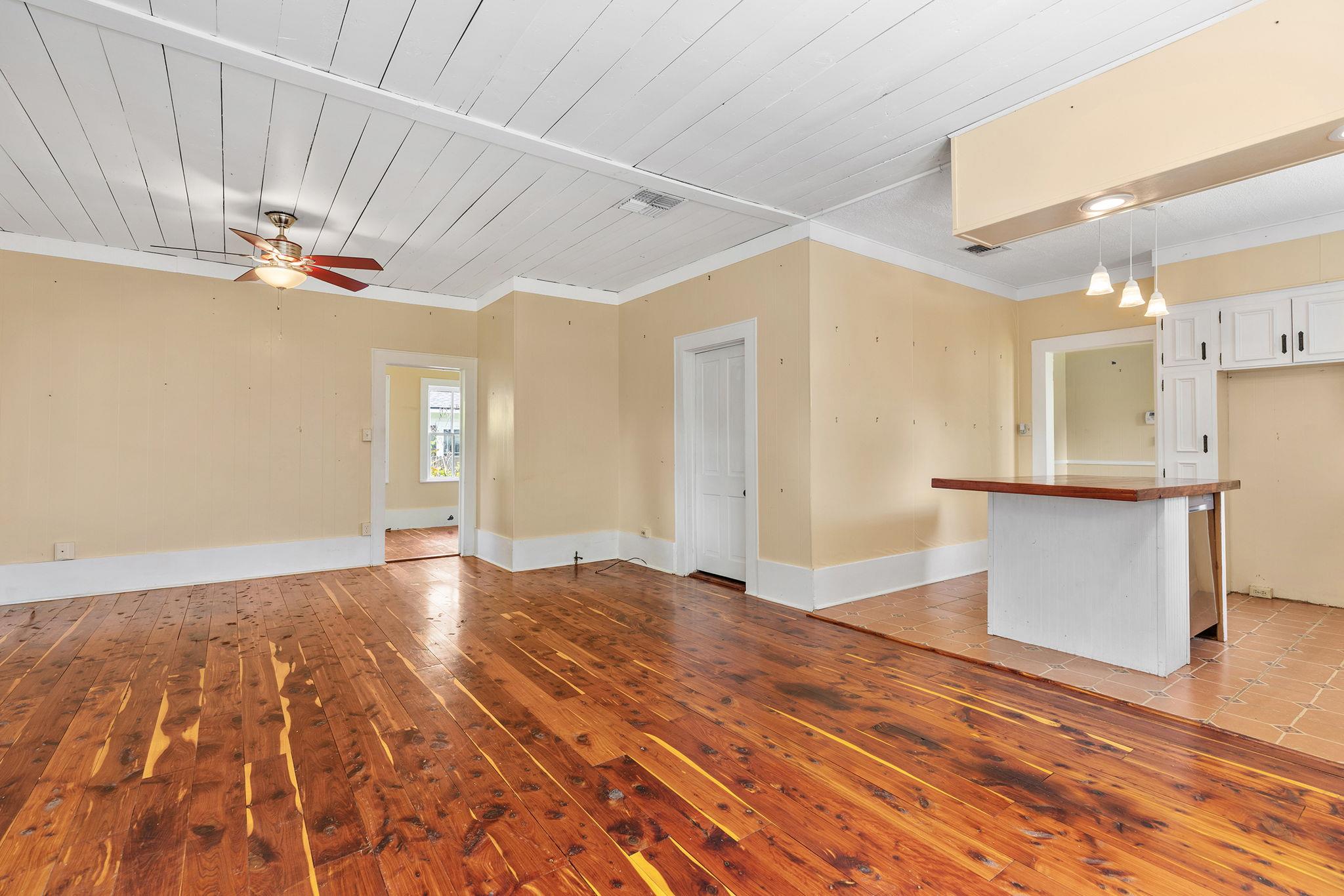 504 Gresham St Property Photo 22