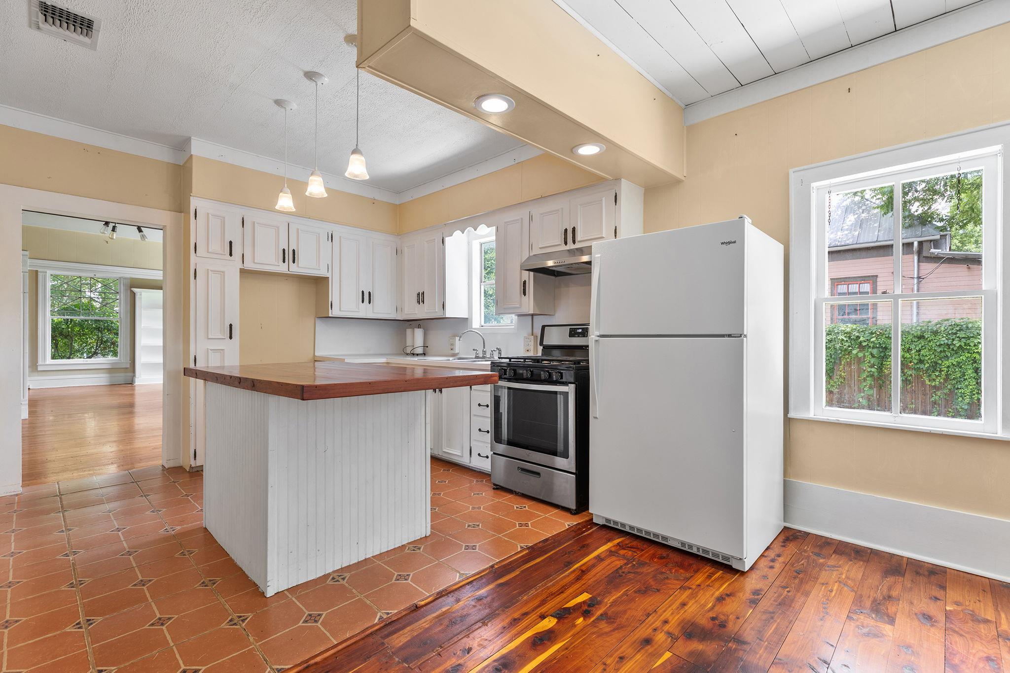 504 Gresham St Property Photo 25