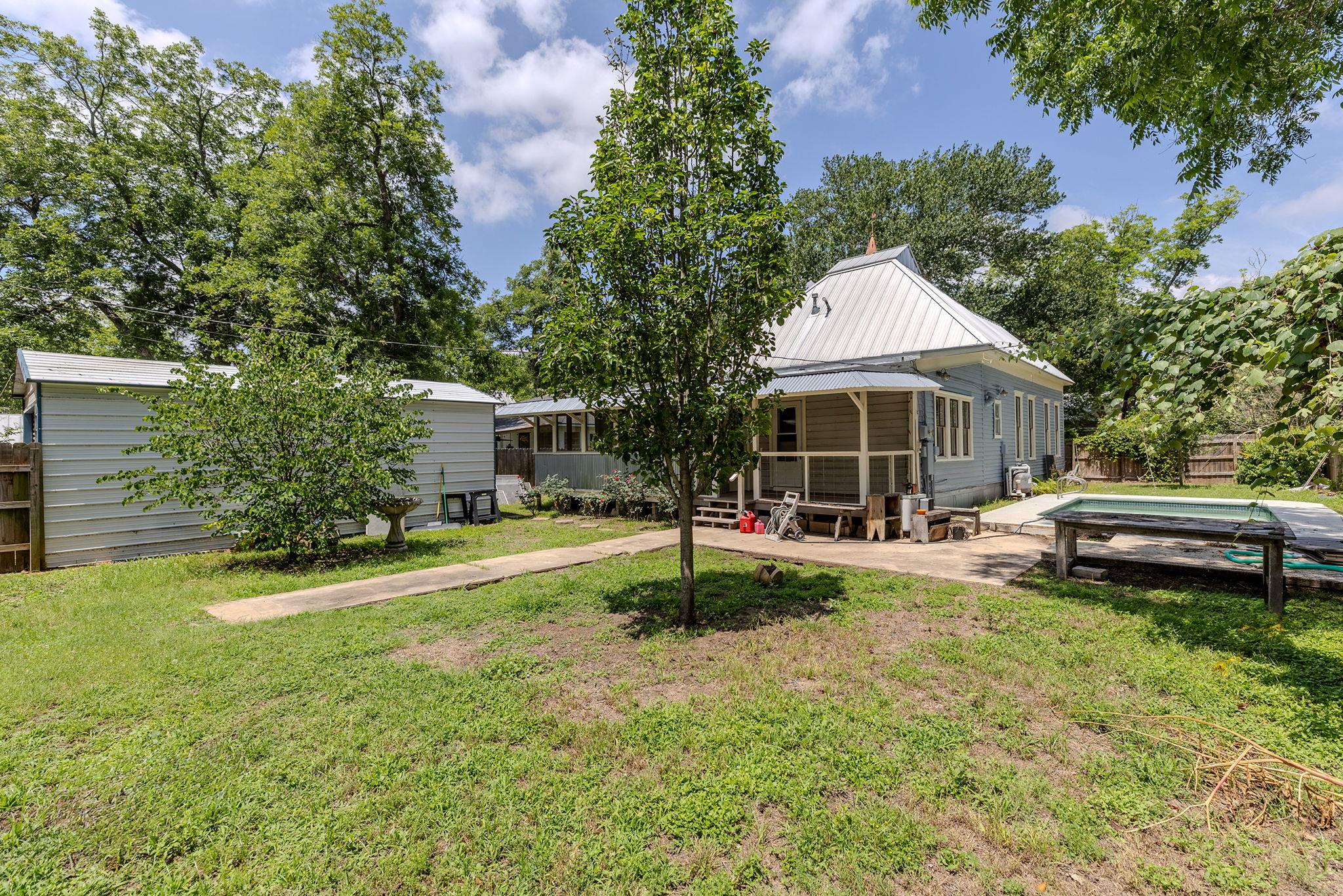 504 Gresham St Property Photo 36