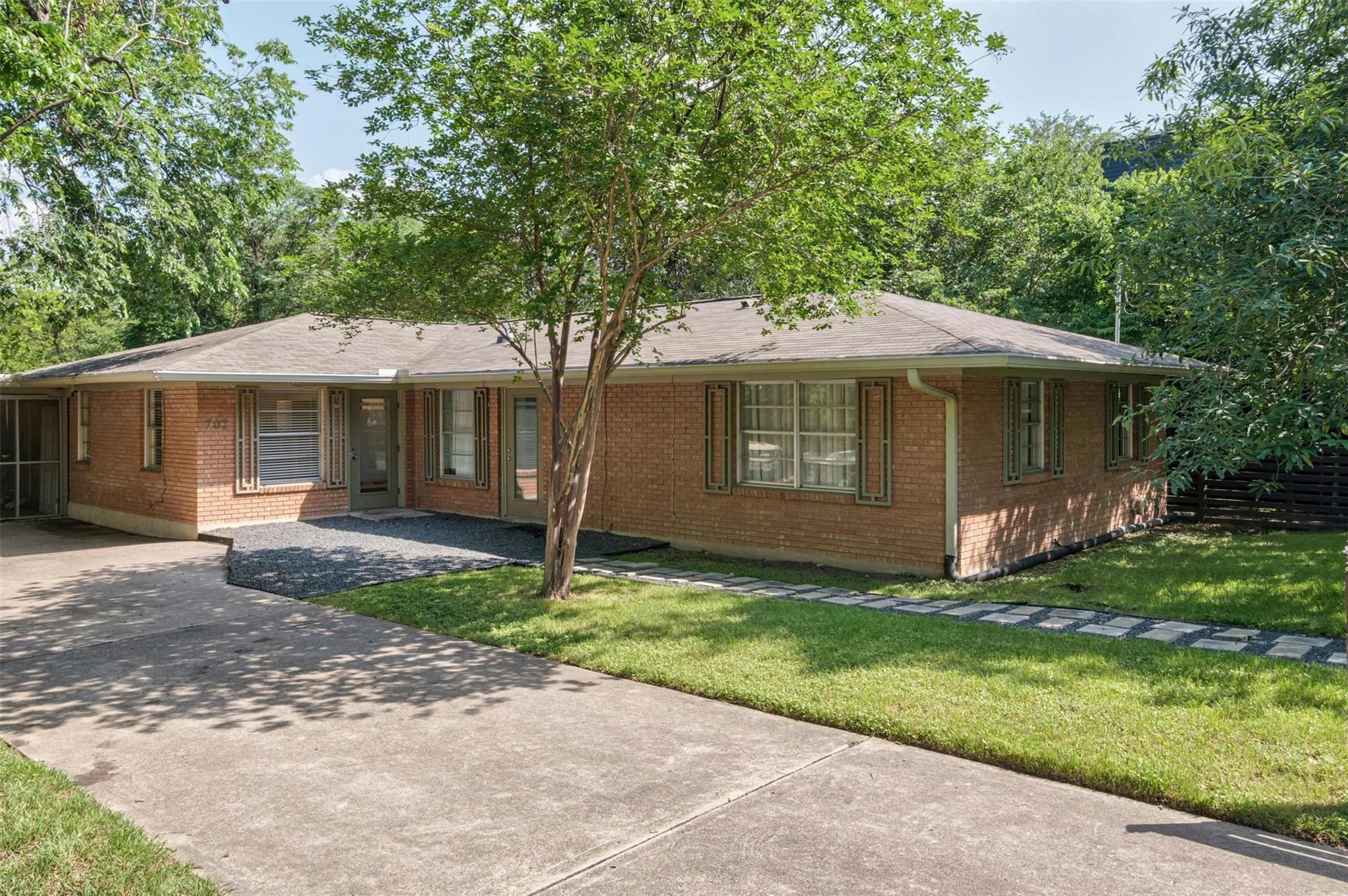 707 Josephine St #a Property Photo 2