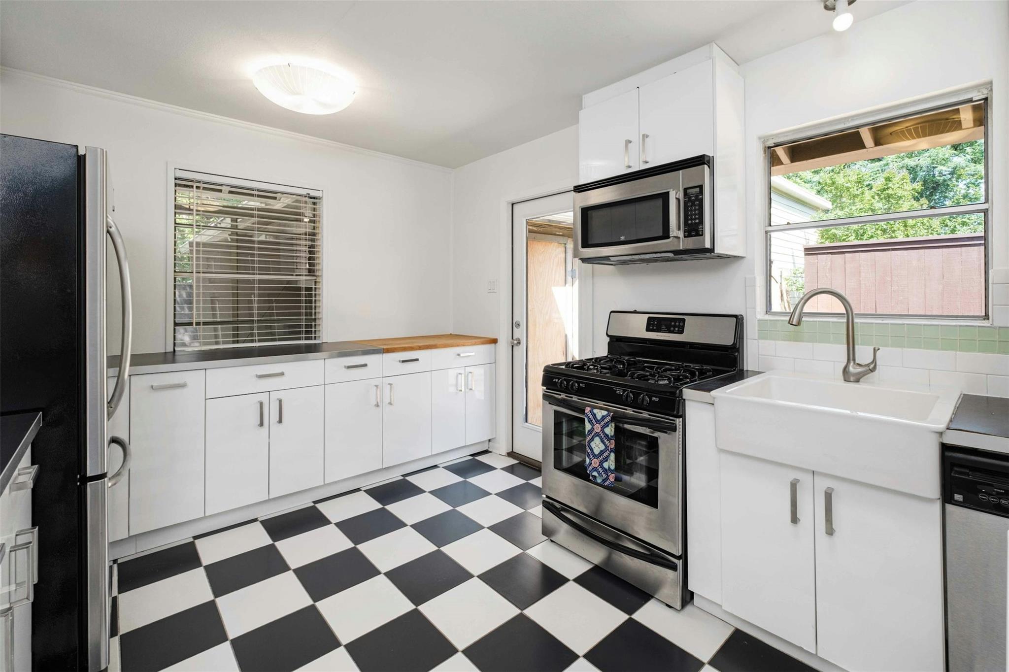 707 Josephine St #a Property Photo 8