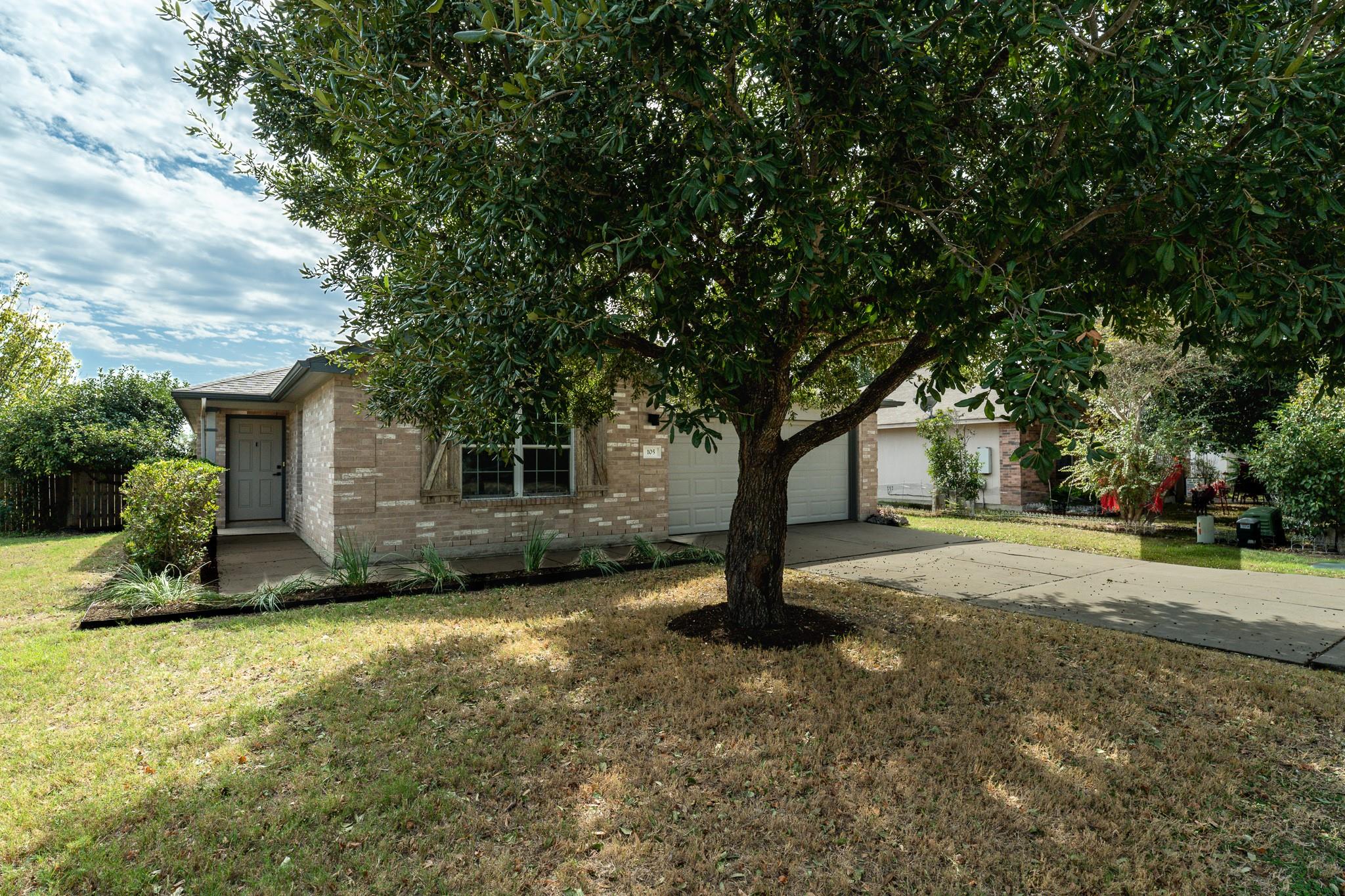 105 Sylvan St Property Photo 2