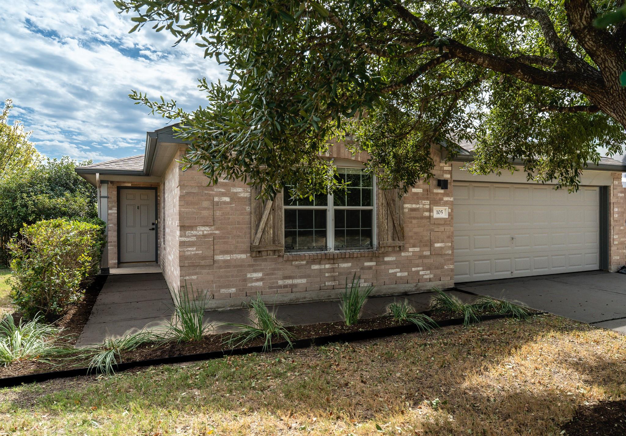 105 Sylvan St Property Photo 3