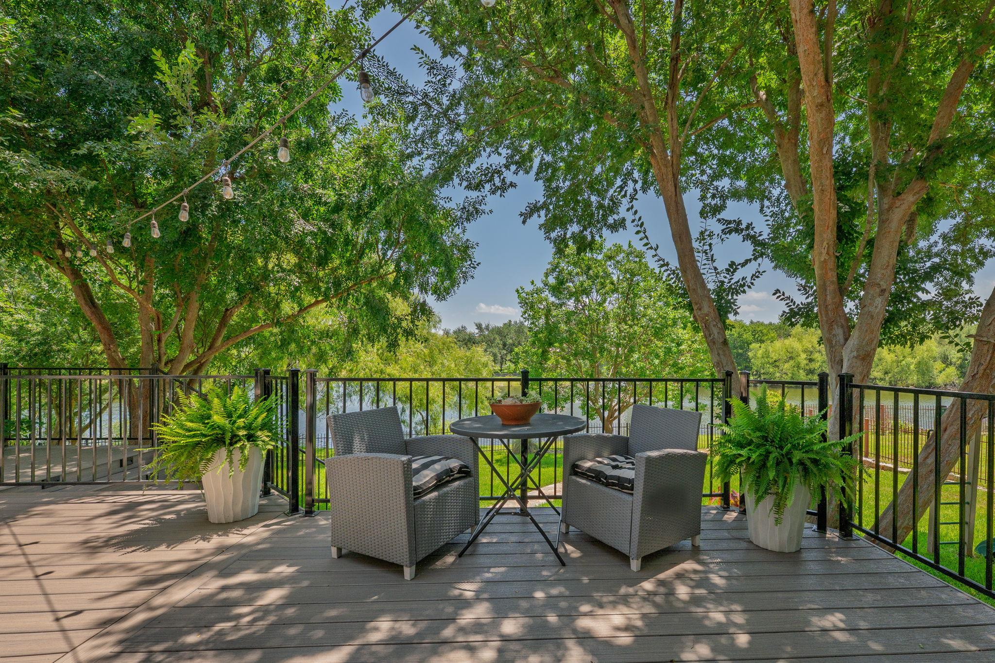 270 Mallet Ct Property Photo 2