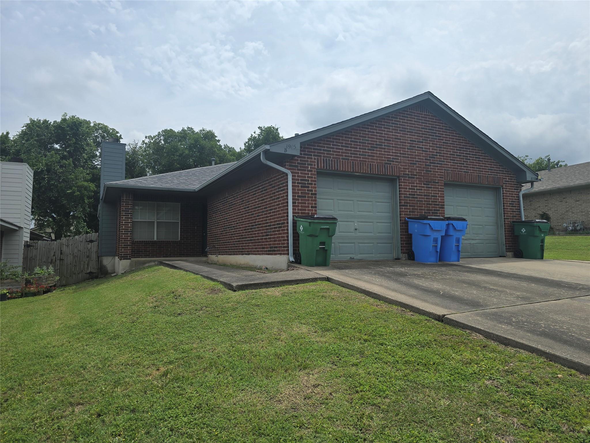 1915 Alex Ave #b Property Photo 1