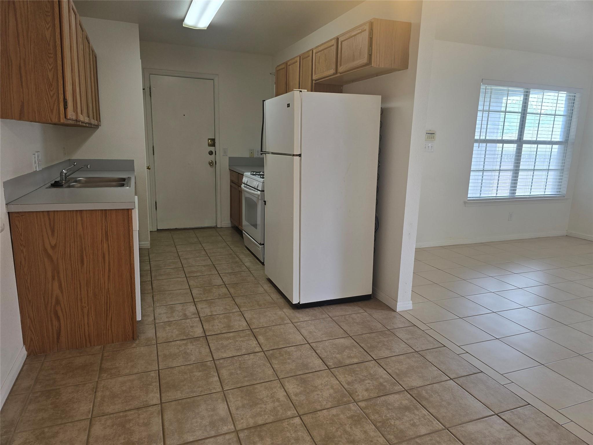 1915 Alex Ave #b Property Photo 7