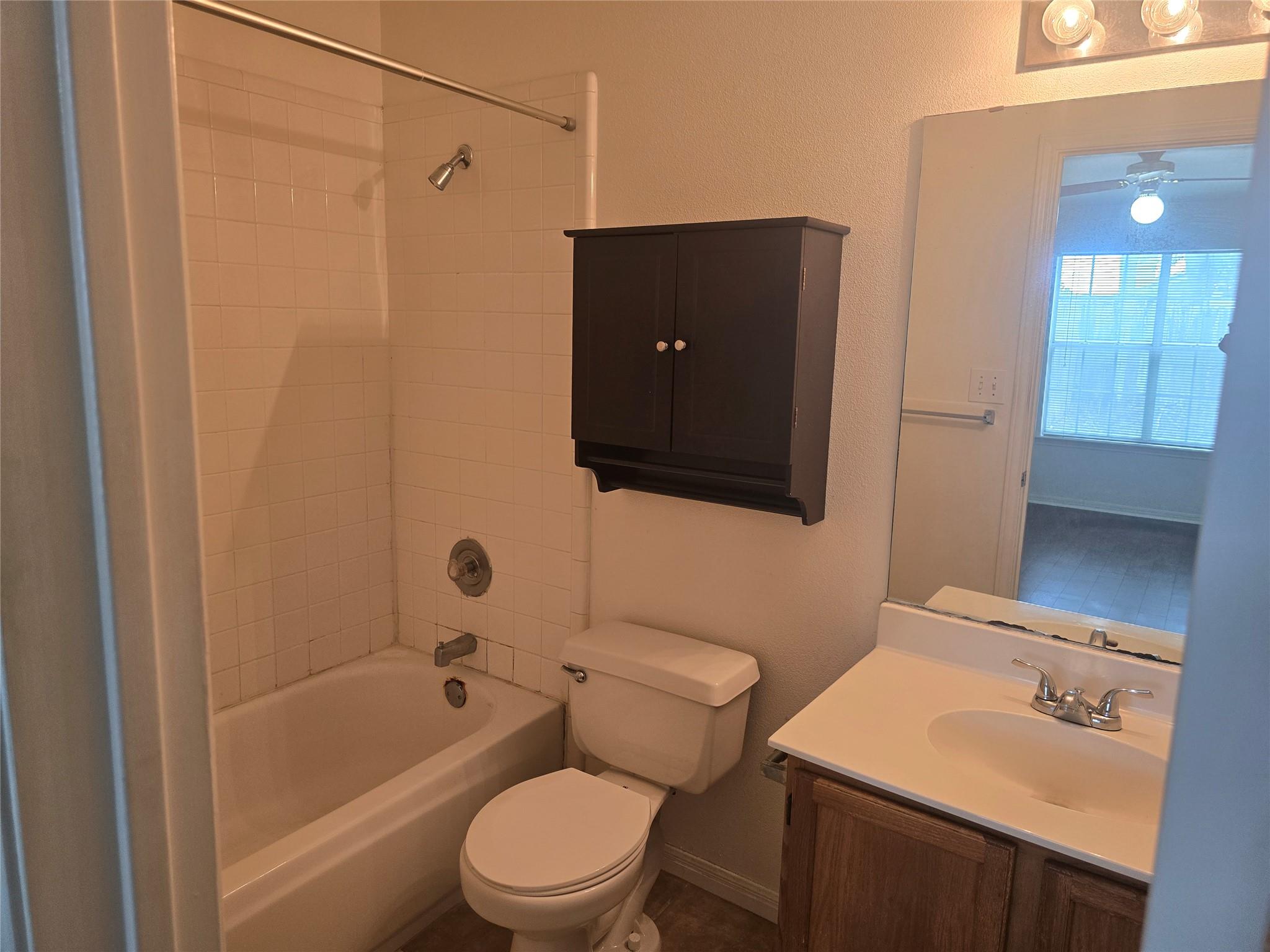 1915 Alex Ave #b Property Photo 11