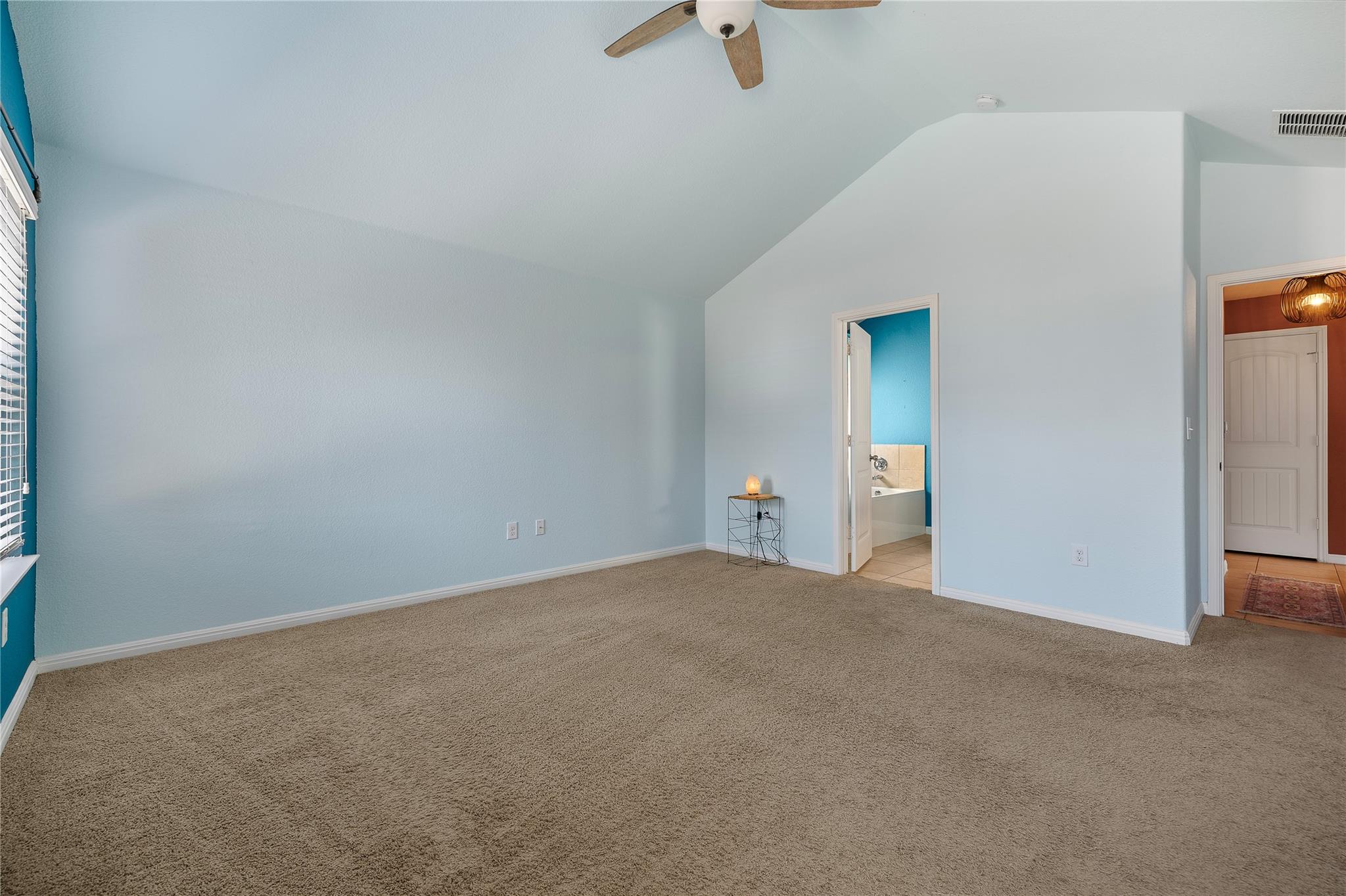 633 Schefer St Property Photo 18