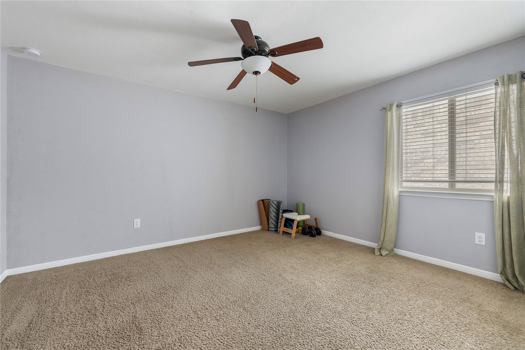 633 Schefer St Property Photo 35