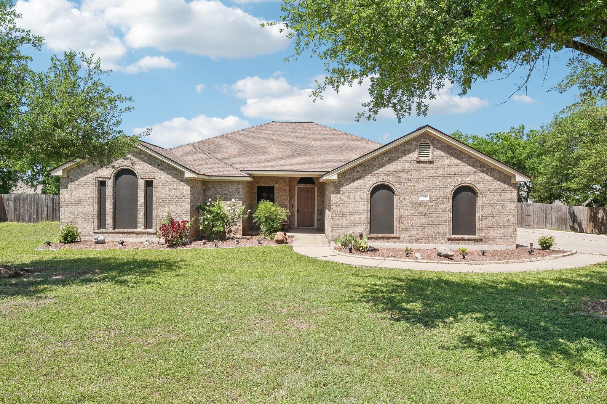 125 Blanco Dr Property Photo