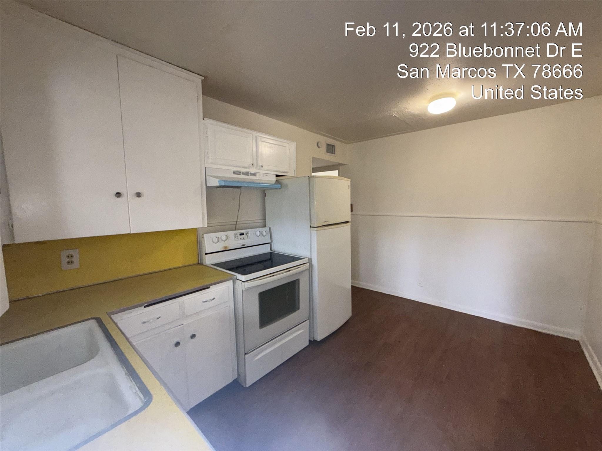 920-922 E Bluebonnet Dr Property Photo 2