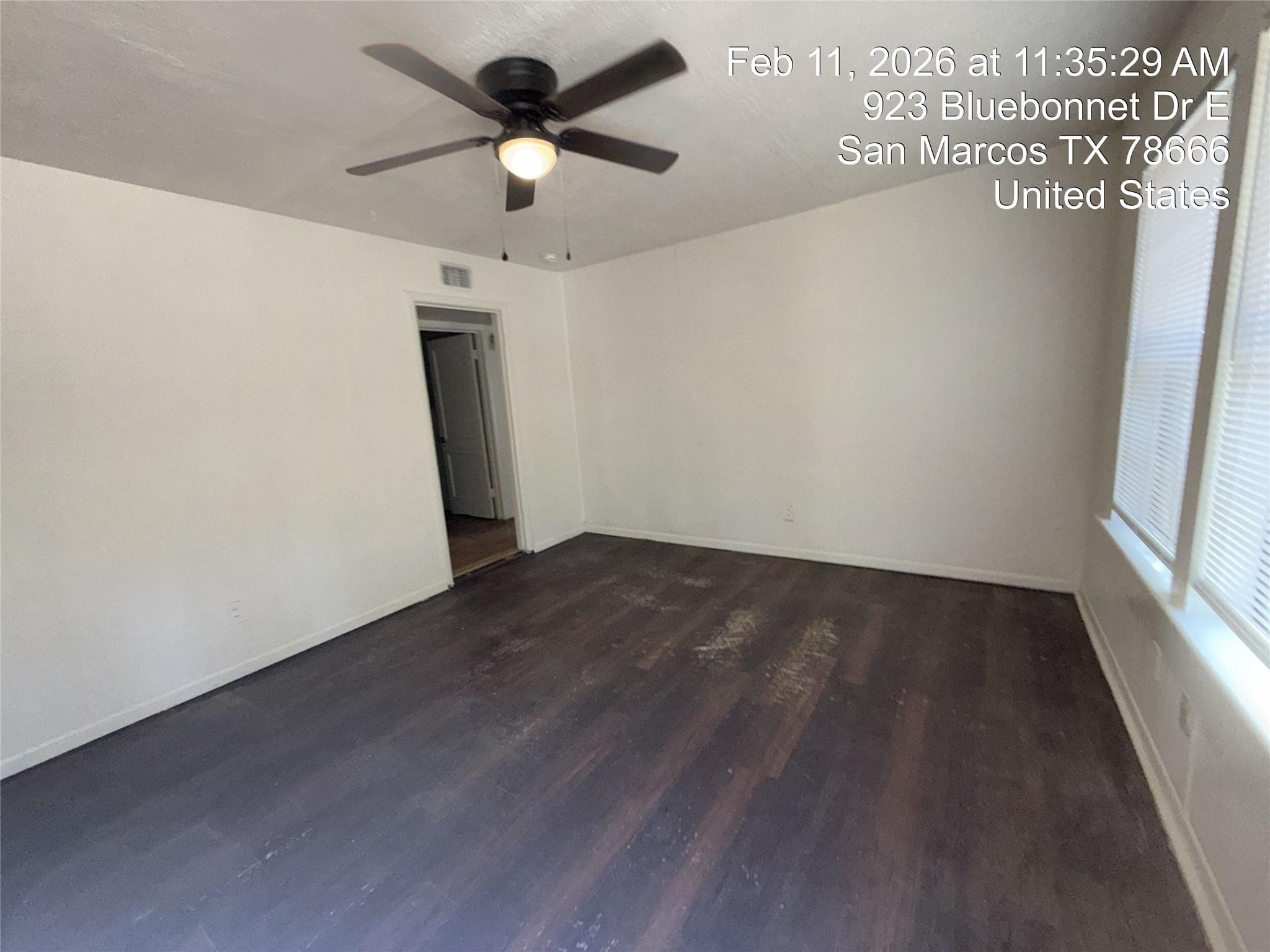 920-922 E Bluebonnet Dr Property Photo 4