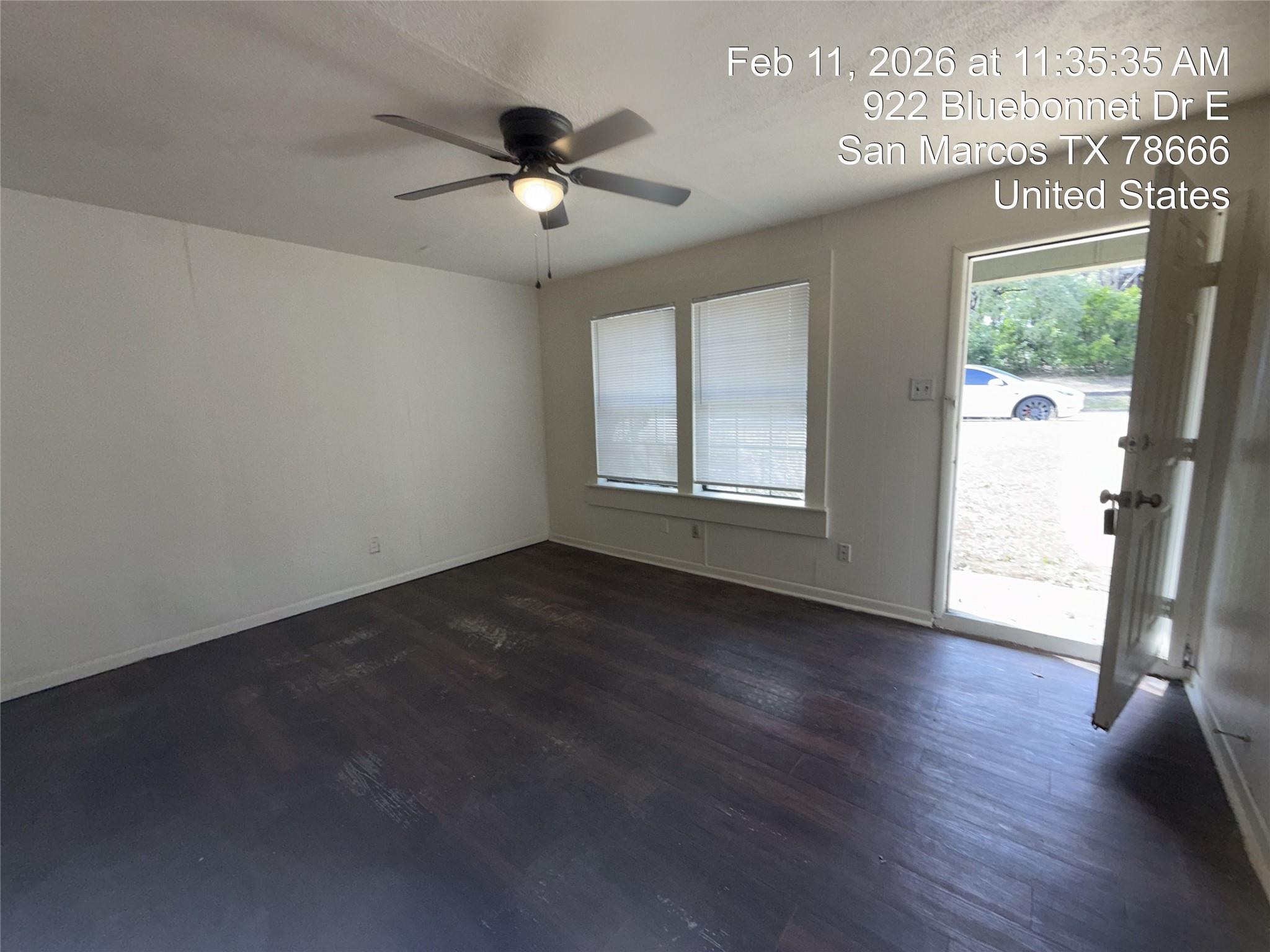 920-922 E Bluebonnet Dr Property Photo 5
