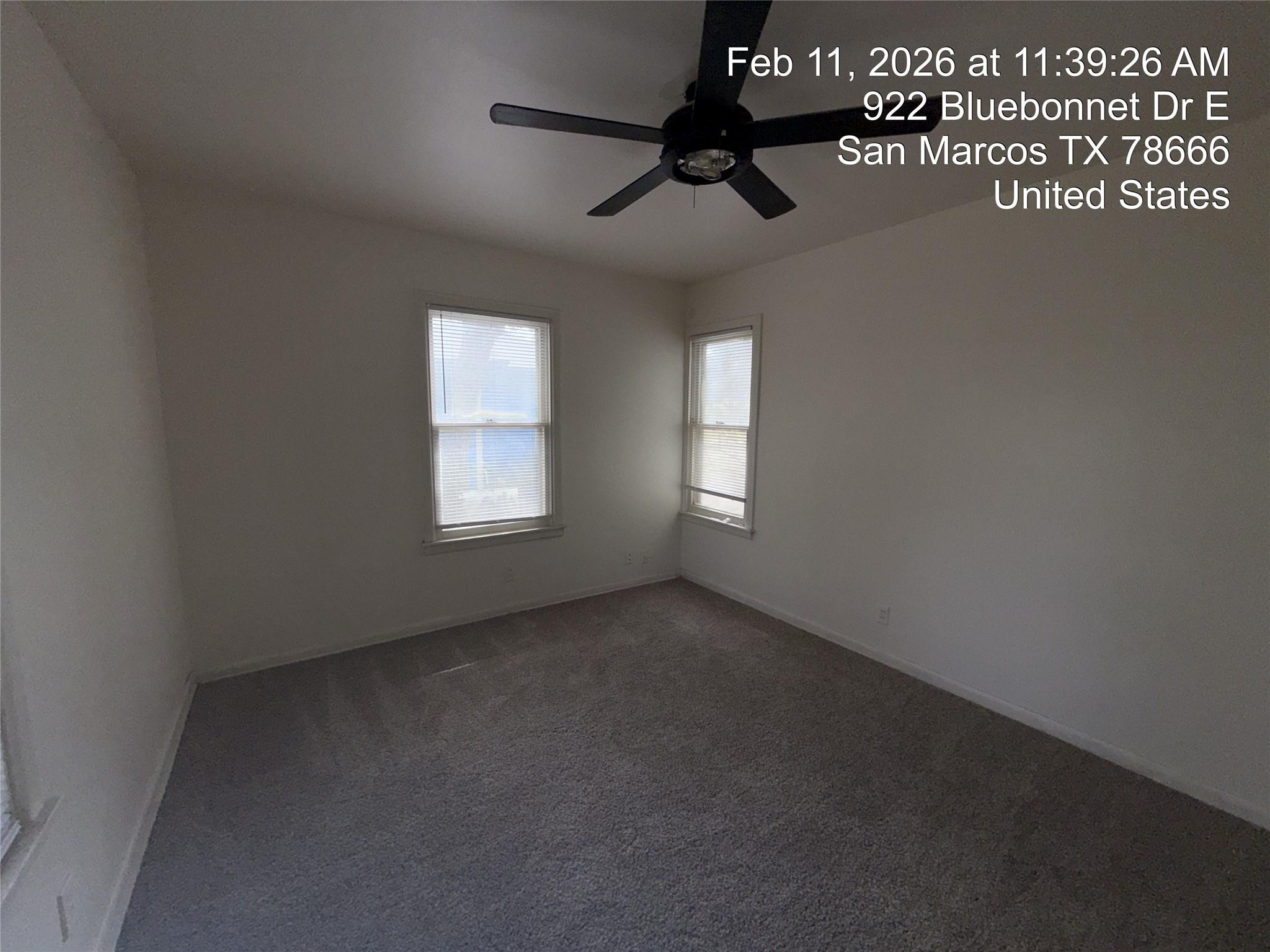 920-922 E Bluebonnet Dr Property Photo 9