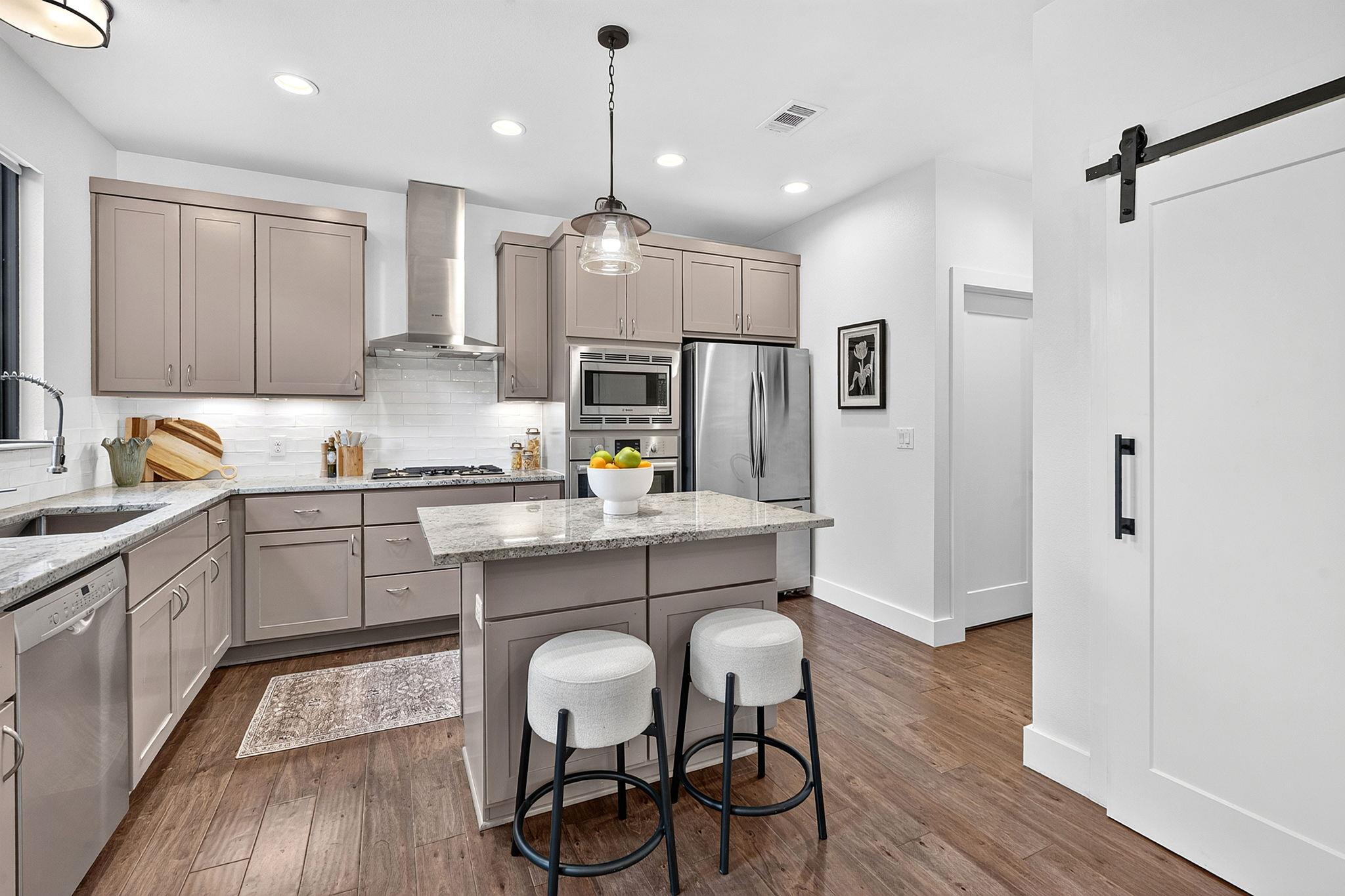 1311 Justin Ln #a Property Photo 2