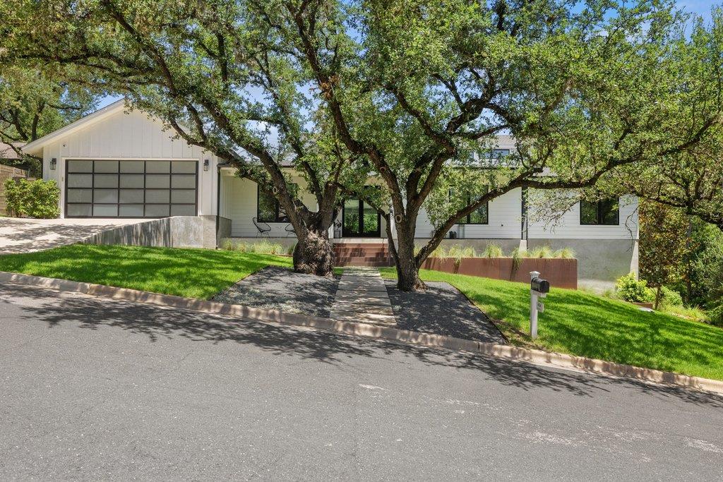 4504 Small Dr Property Photo 3