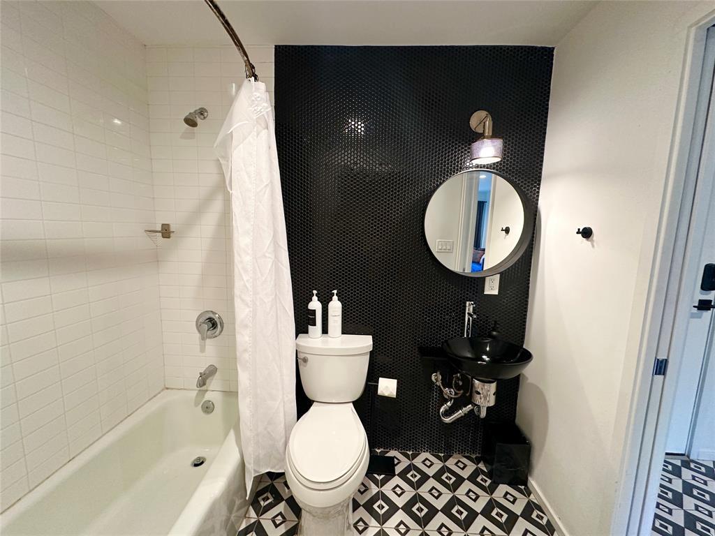 201 Academy Dr #104 Property Photo 8